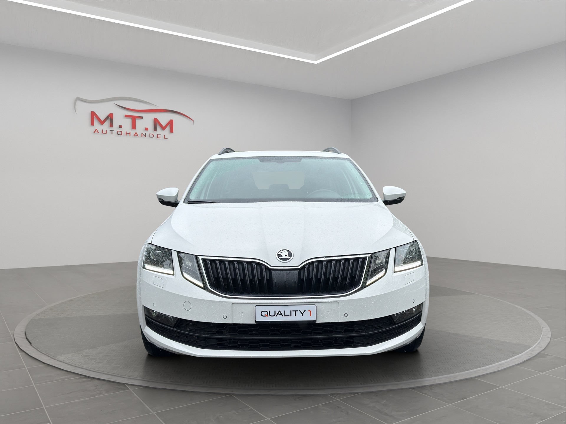SKODA Octavia Combi 2.0 TDI Ambition 4x4 DSG-showroom-element-2