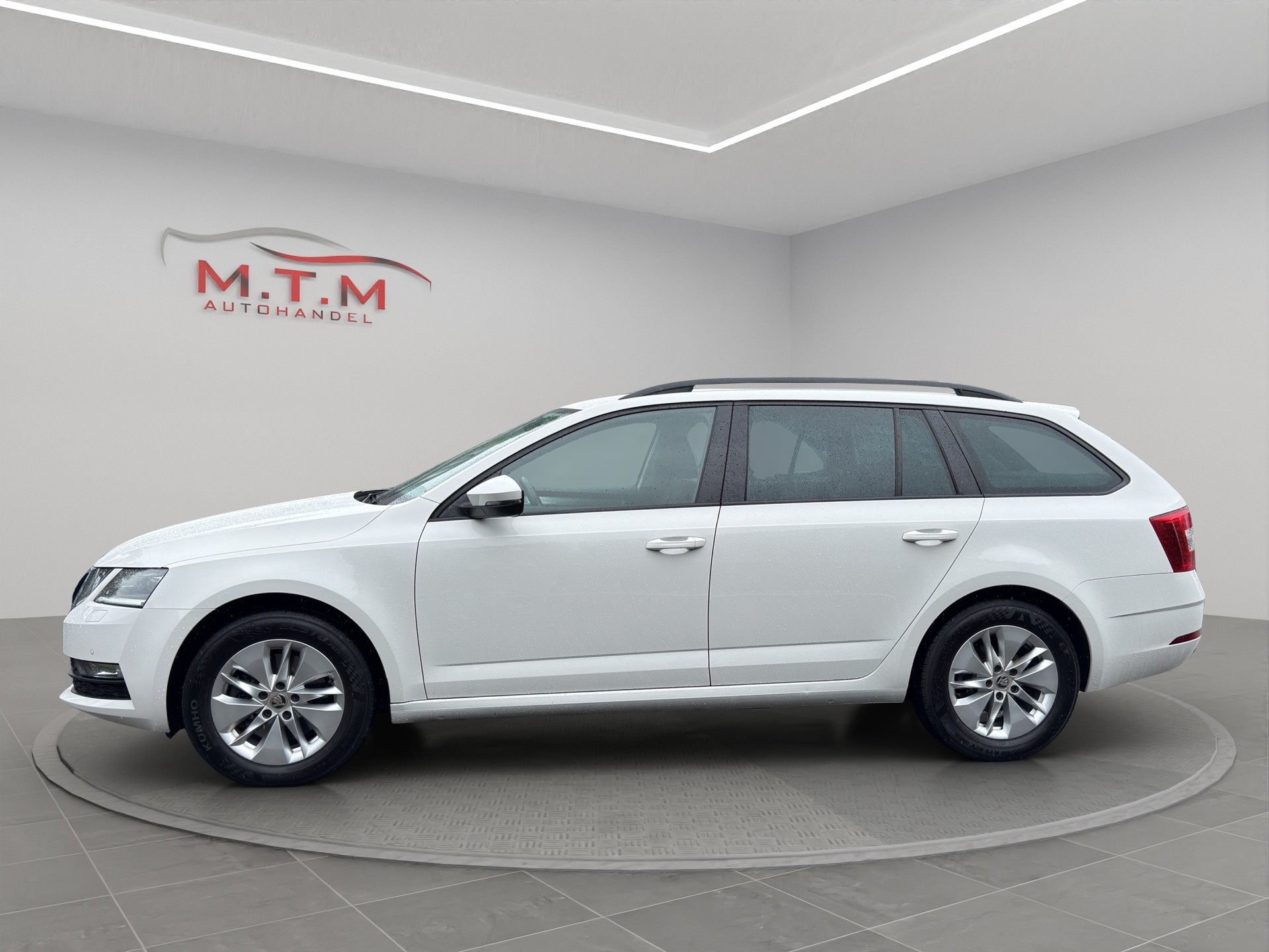 SKODA Octavia Combi 2.0 TDI Ambition 4x4 DSG-image-7