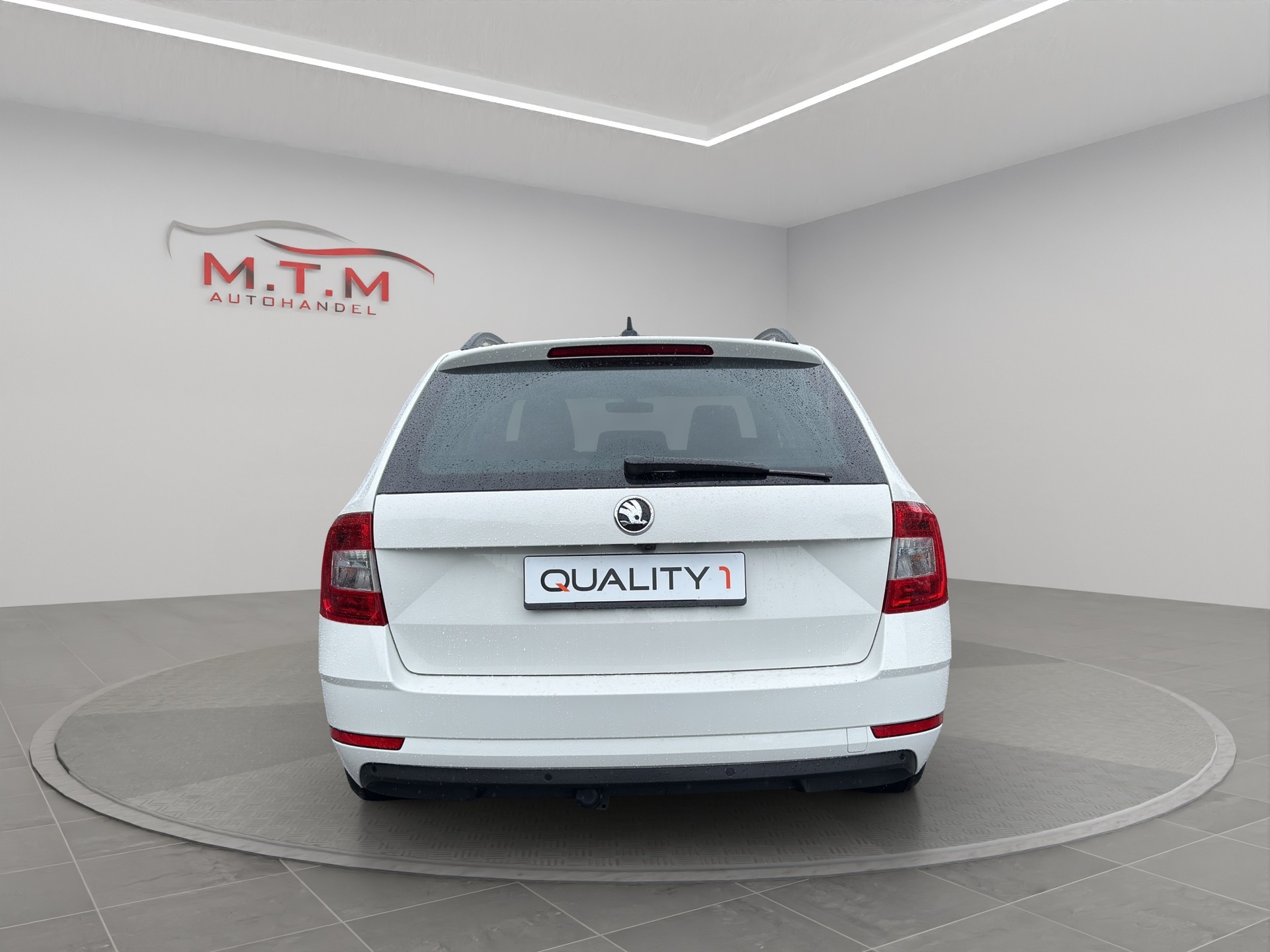 SKODA Octavia Combi 2.0 TDI Ambition 4x4 DSG-image-9