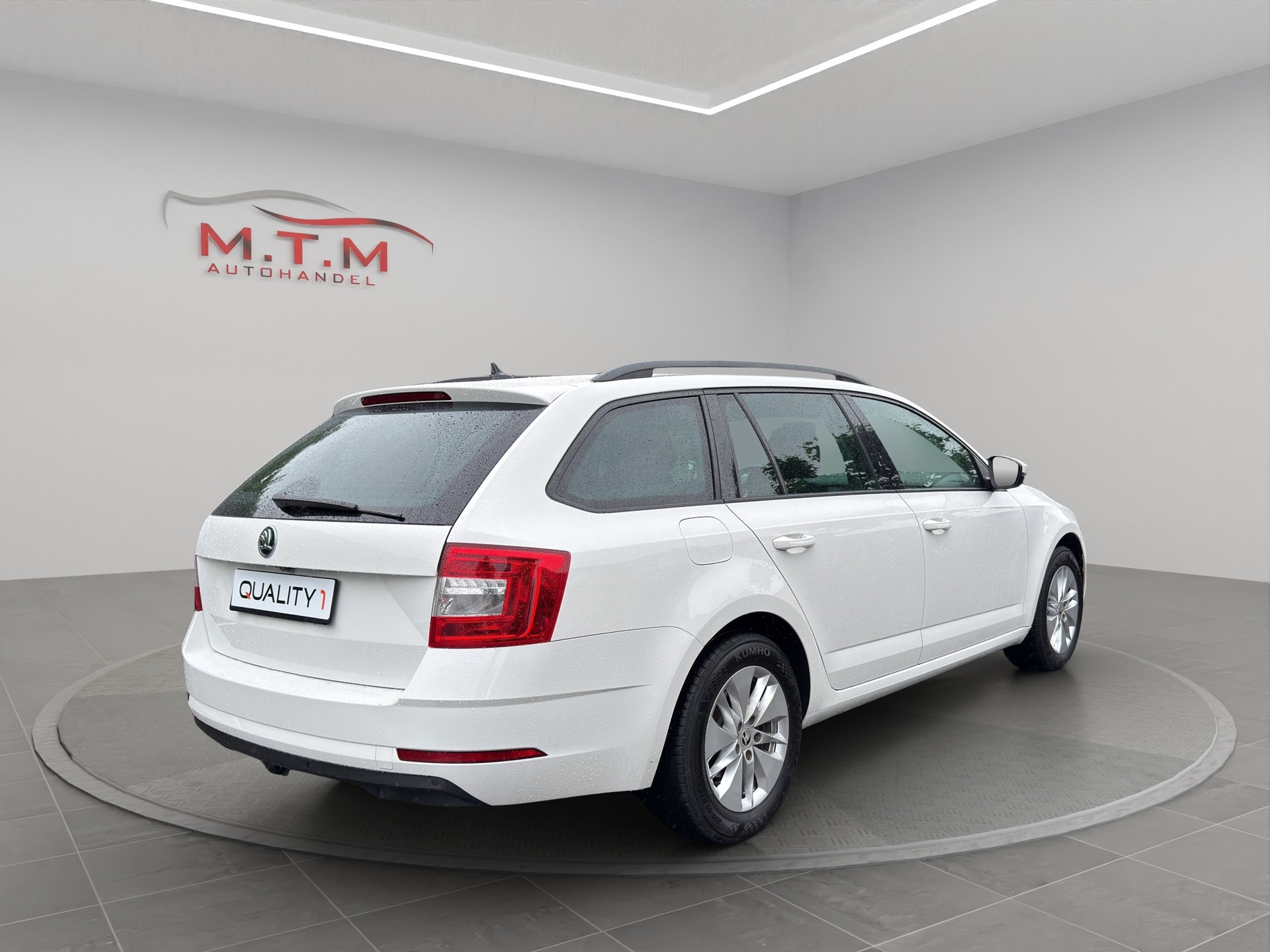 SKODA Octavia Combi 2.0 TDI Ambition 4x4 DSG-image-11
