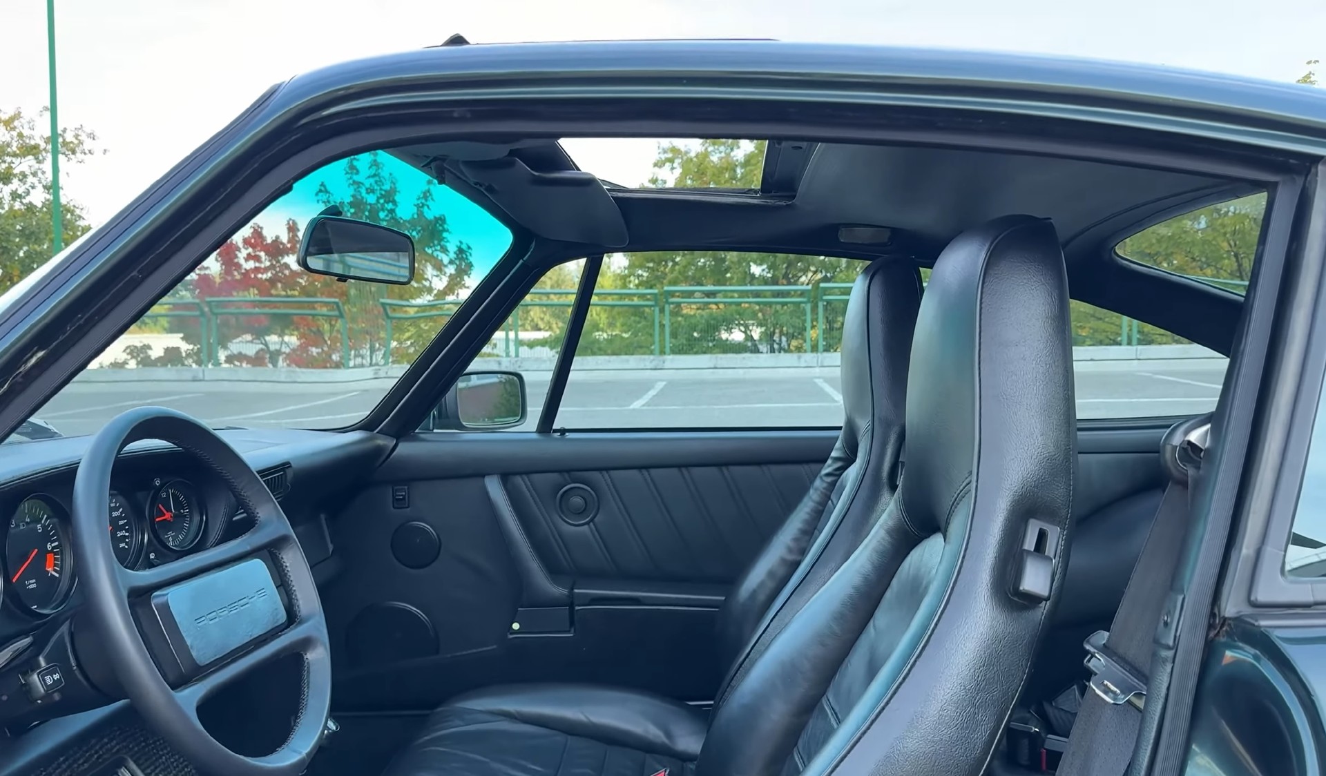 PORSCHE Carrera 3.2 Moosgrün-image-6