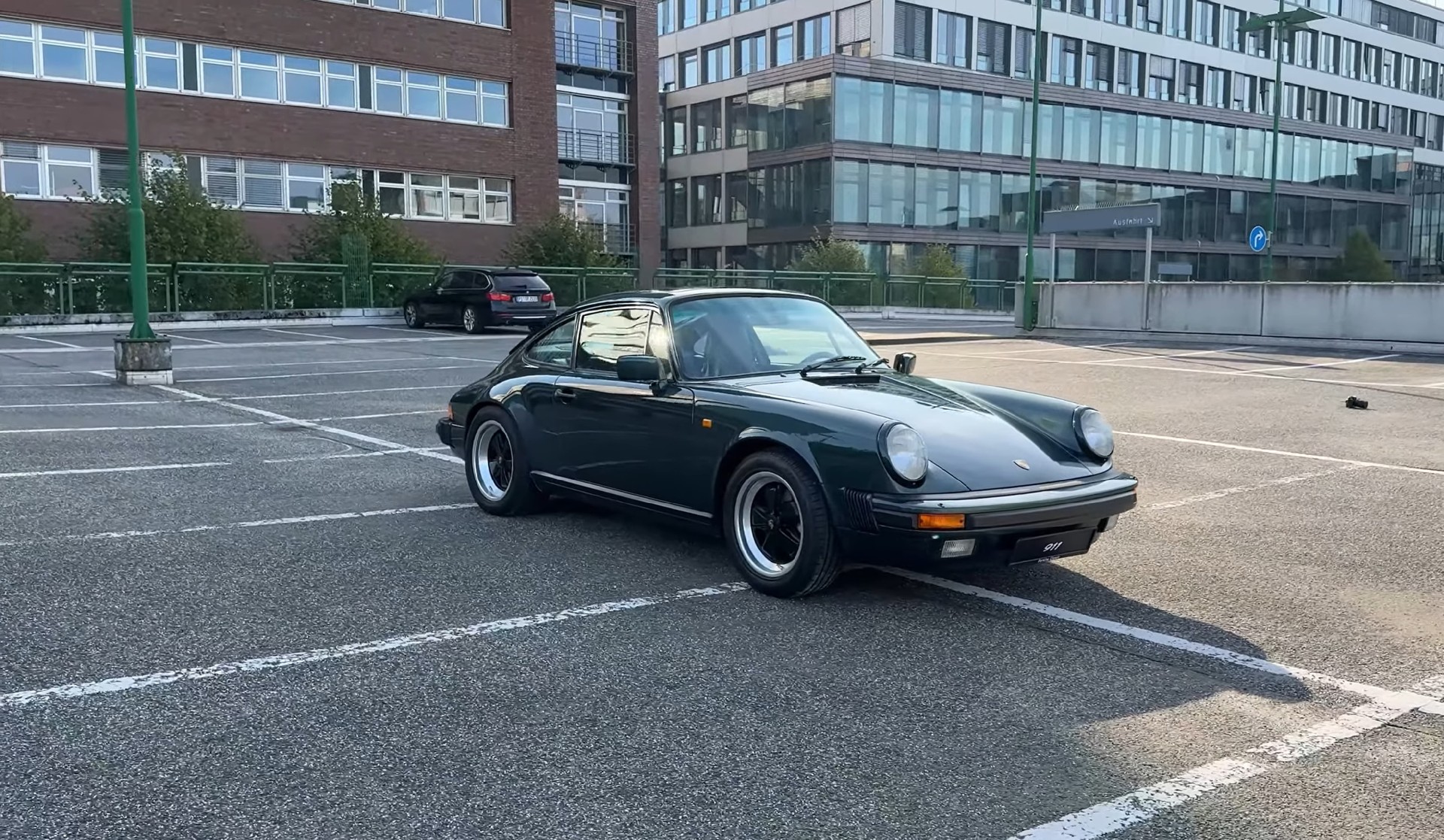 PORSCHE Carrera 3.2 Moosgrün