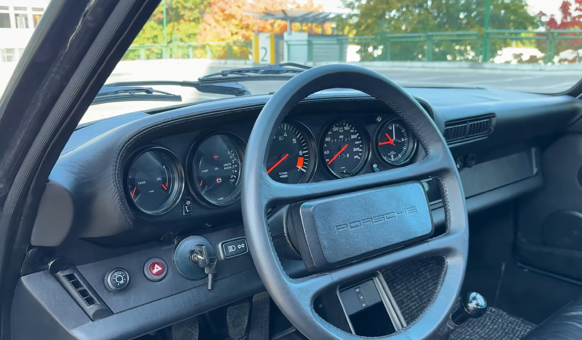 PORSCHE Carrera 3.2 Moosgrün-image-5