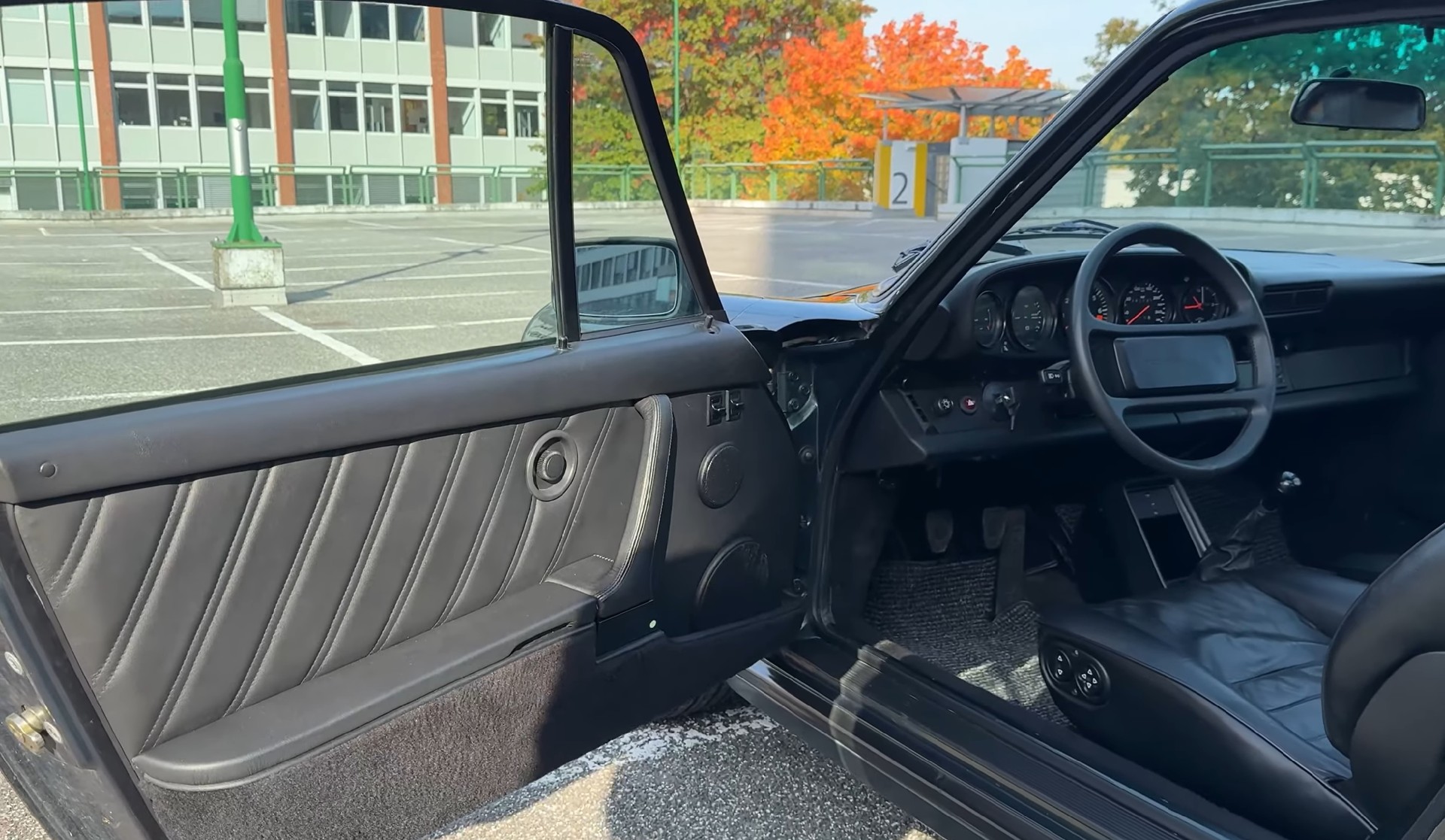 PORSCHE Carrera 3.2 Moosgrün-image-4