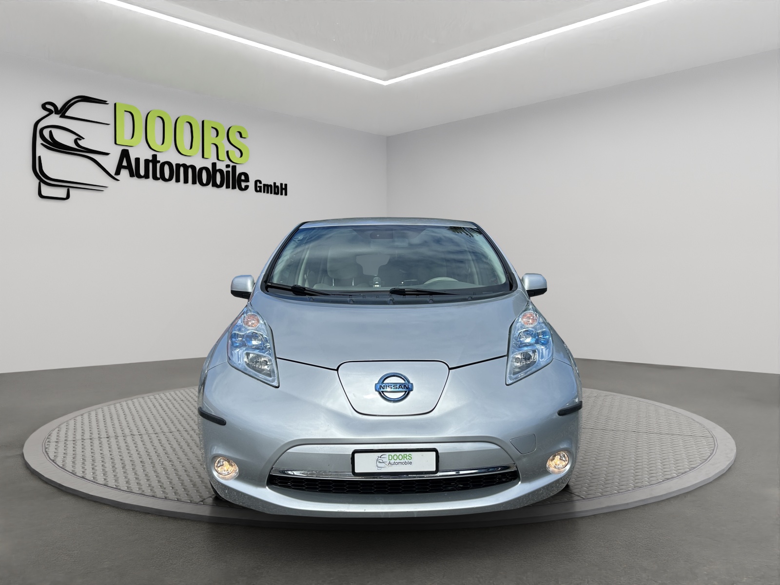NISSAN Leaf E (incl battery)-showroom-element-1