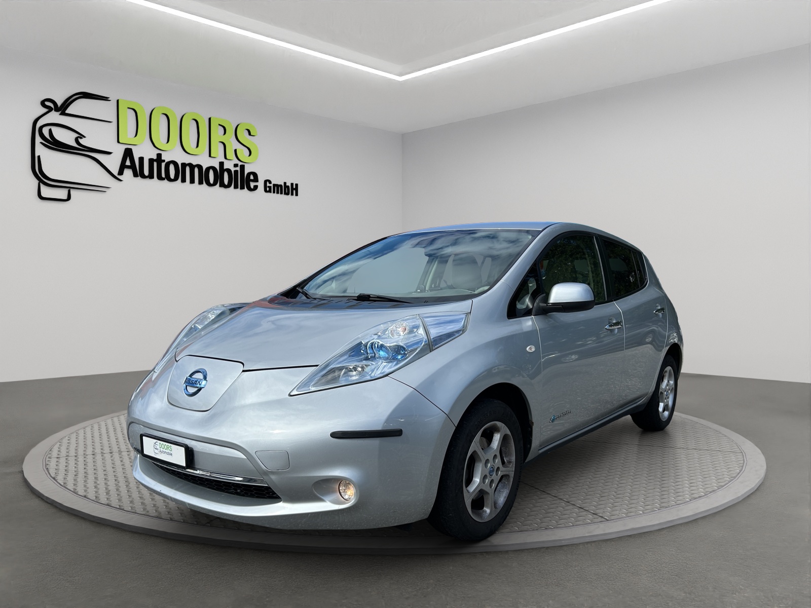 NISSAN Leaf E (incl battery)-showroom-element-2