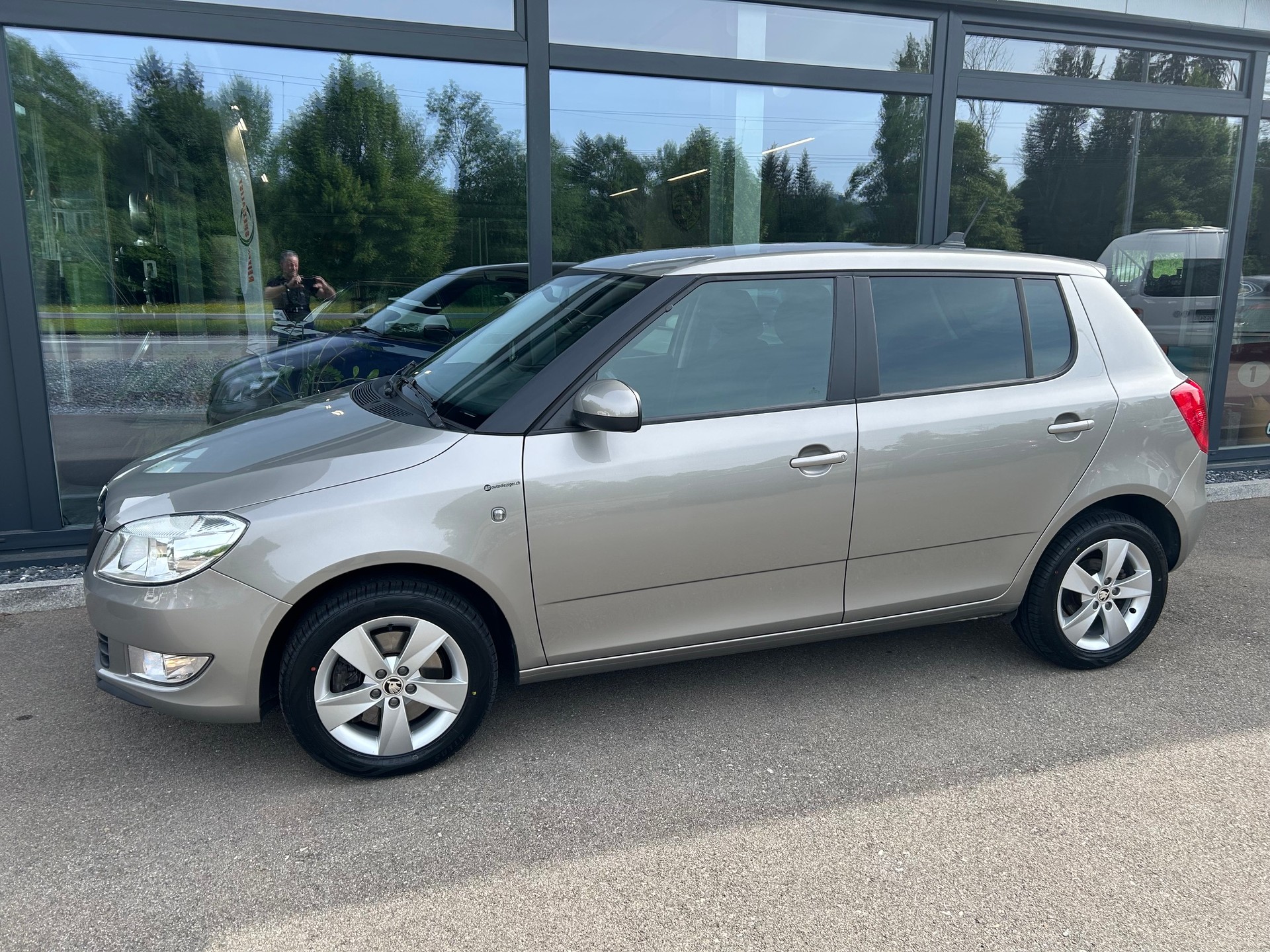 SKODA Fabia 1.2 TSI Ambition Plus DSG-image-2