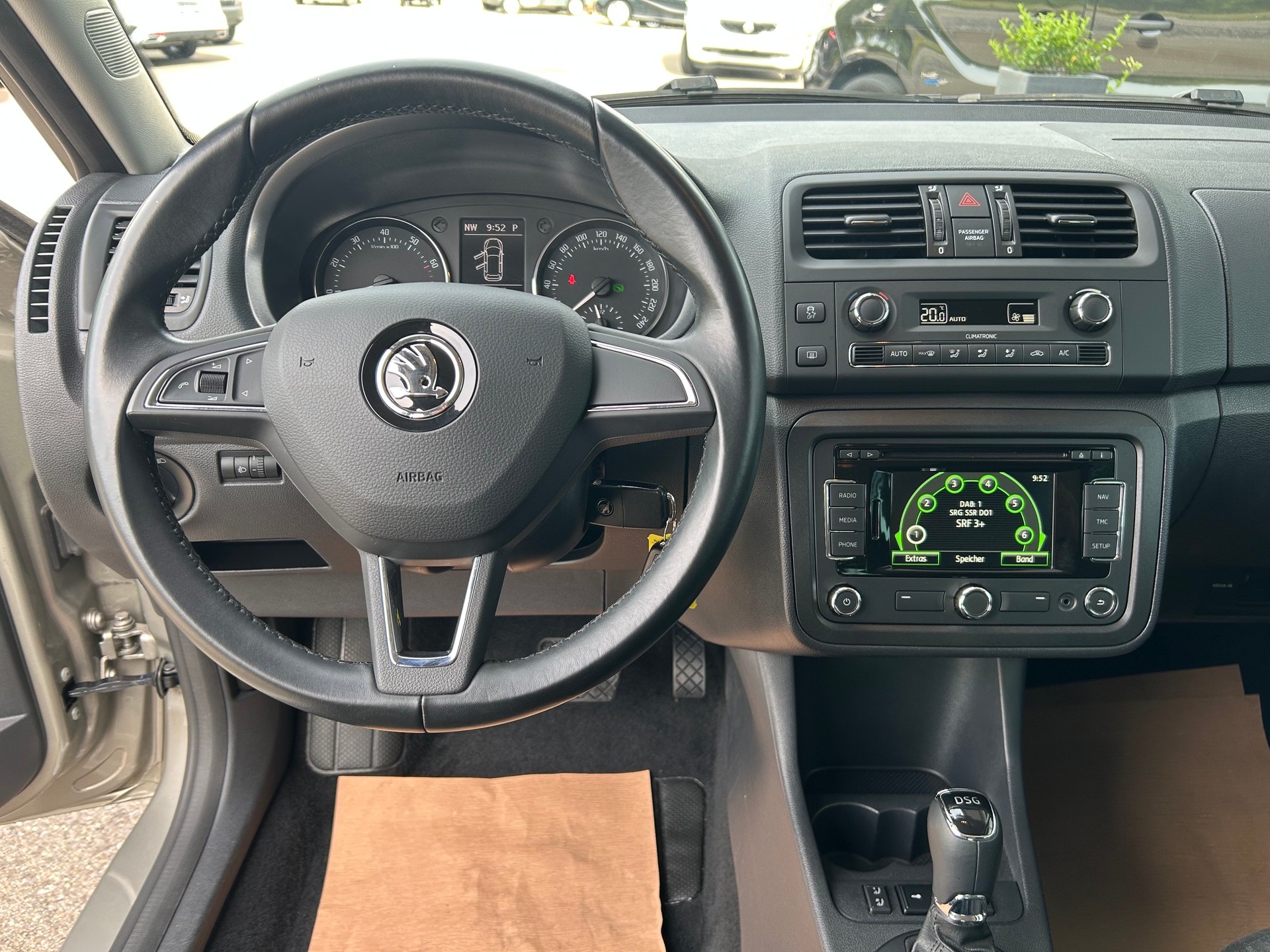 SKODA Fabia 1.2 TSI Ambition Plus DSG-image-11