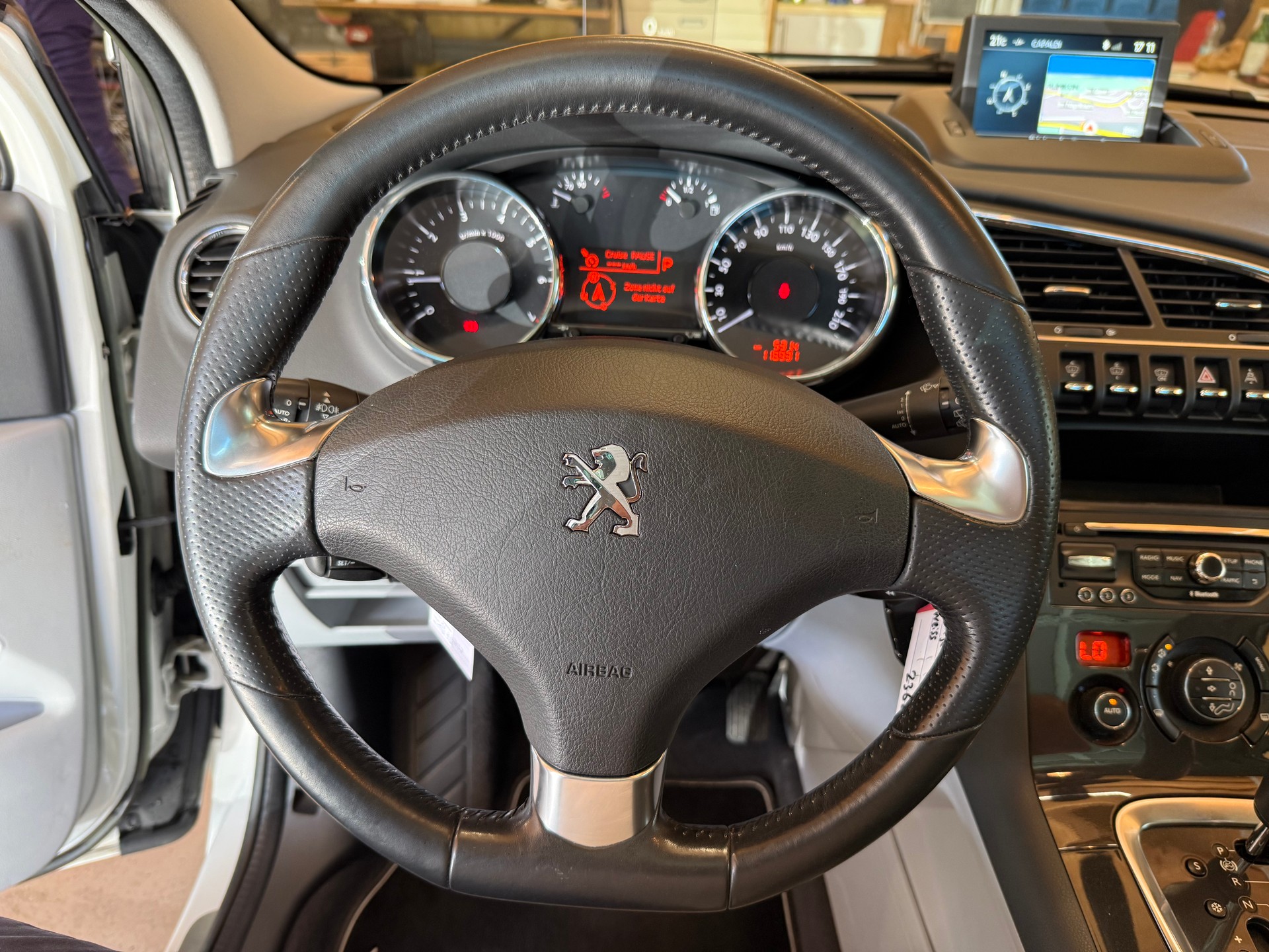 PEUGEOT 3008 1.6 16V T Féline Tiptronic-image-9