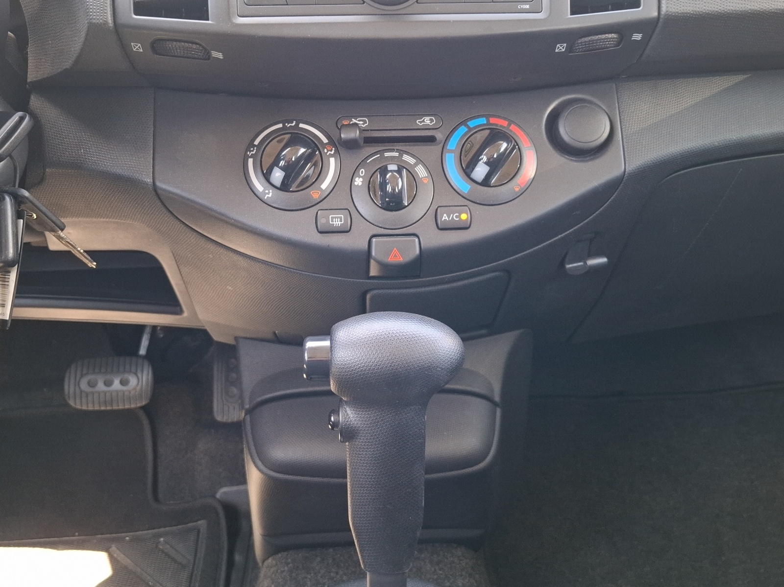 NISSAN Micra 1.4 i-Way Automatic // MFK 17.06.2026-image-12