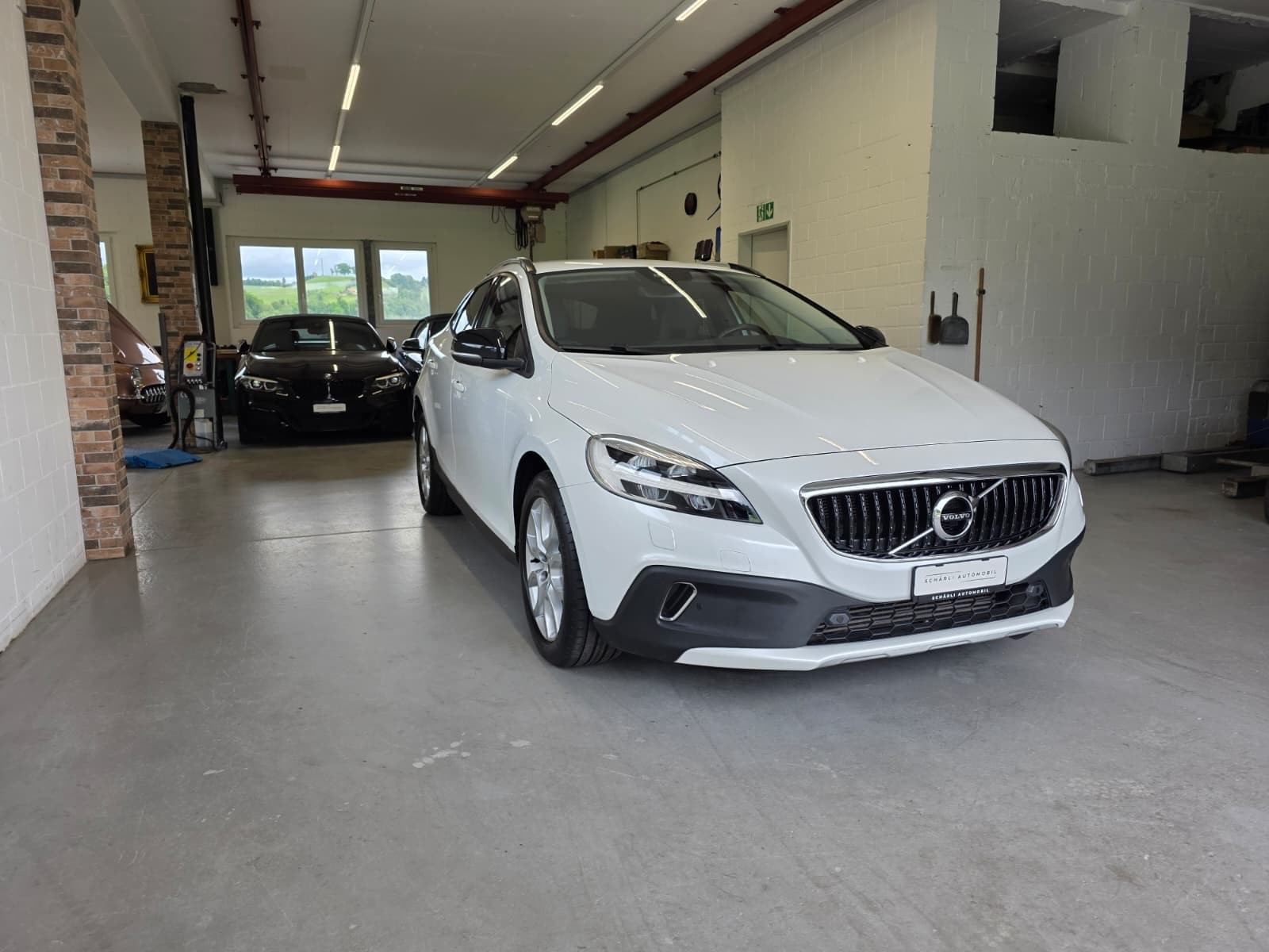 VOLVO V40 D4 Momentum Geartronic-image-13