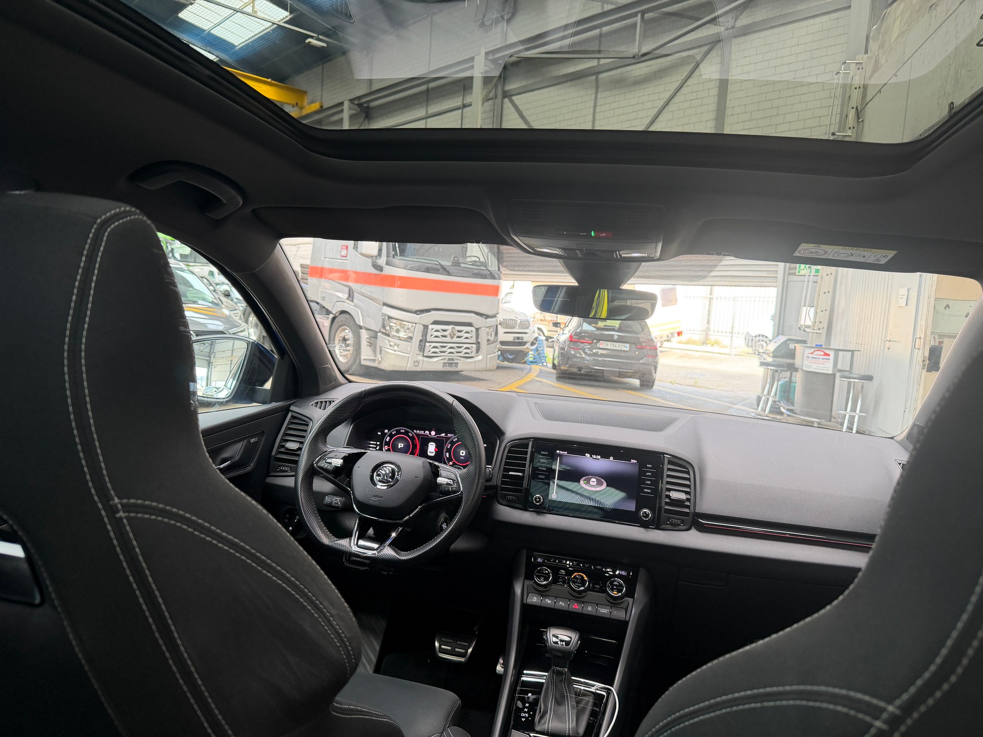 SKODA Karoq 2.0 TDI CR SportLine 4x4 DSG-image-8