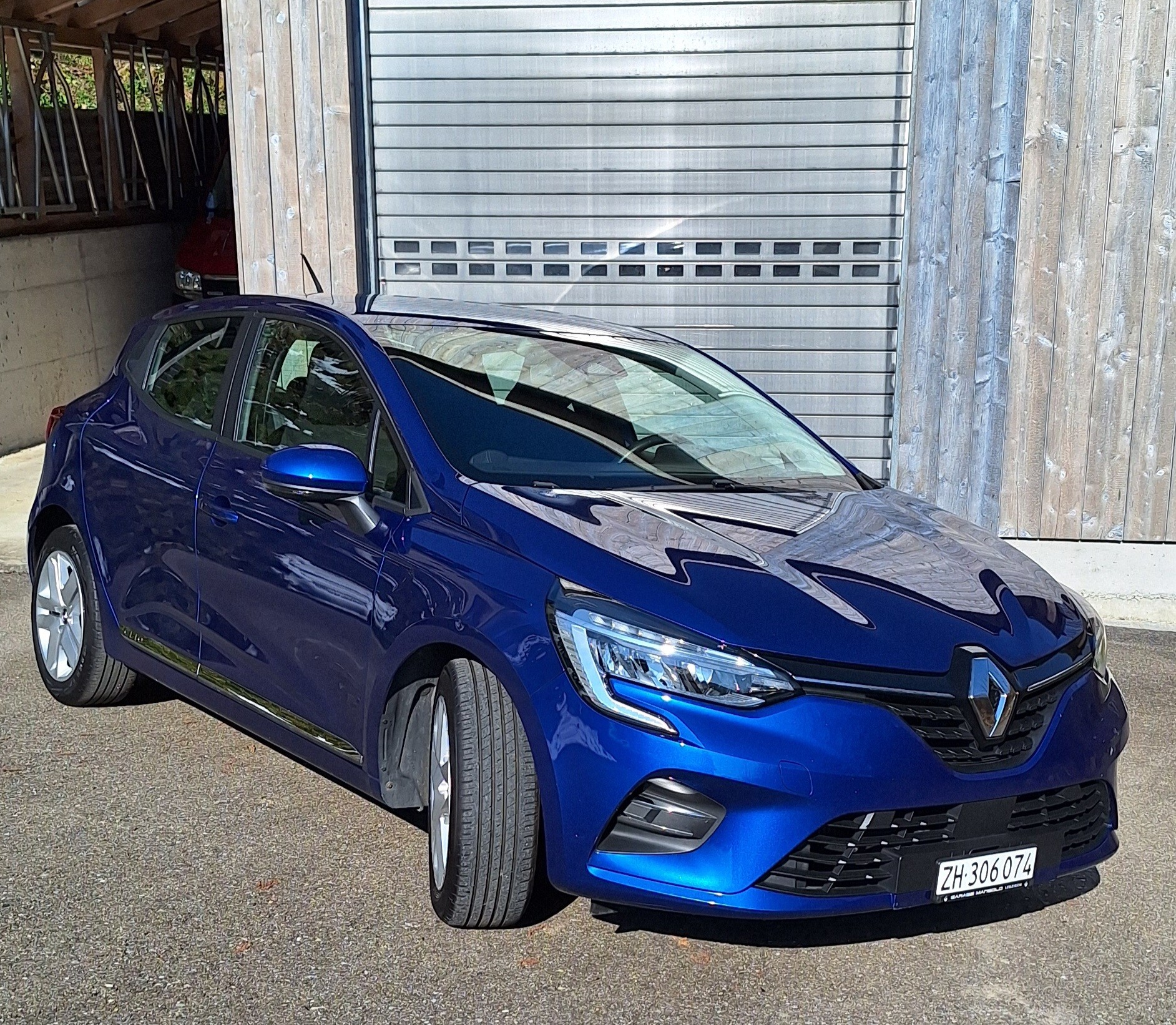 RENAULT 1.0 TCe 100 Intens — slika 1