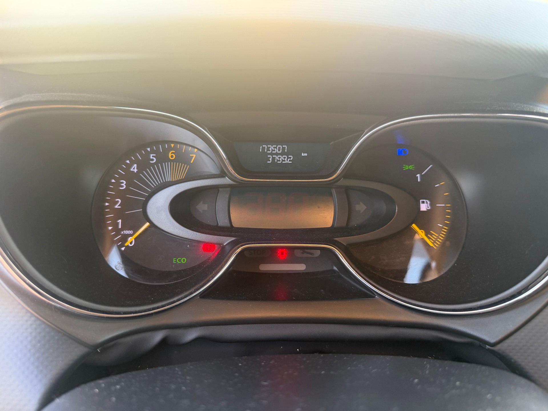 RENAULT Captur 1.2 T 16V Privilège EDC-image-6