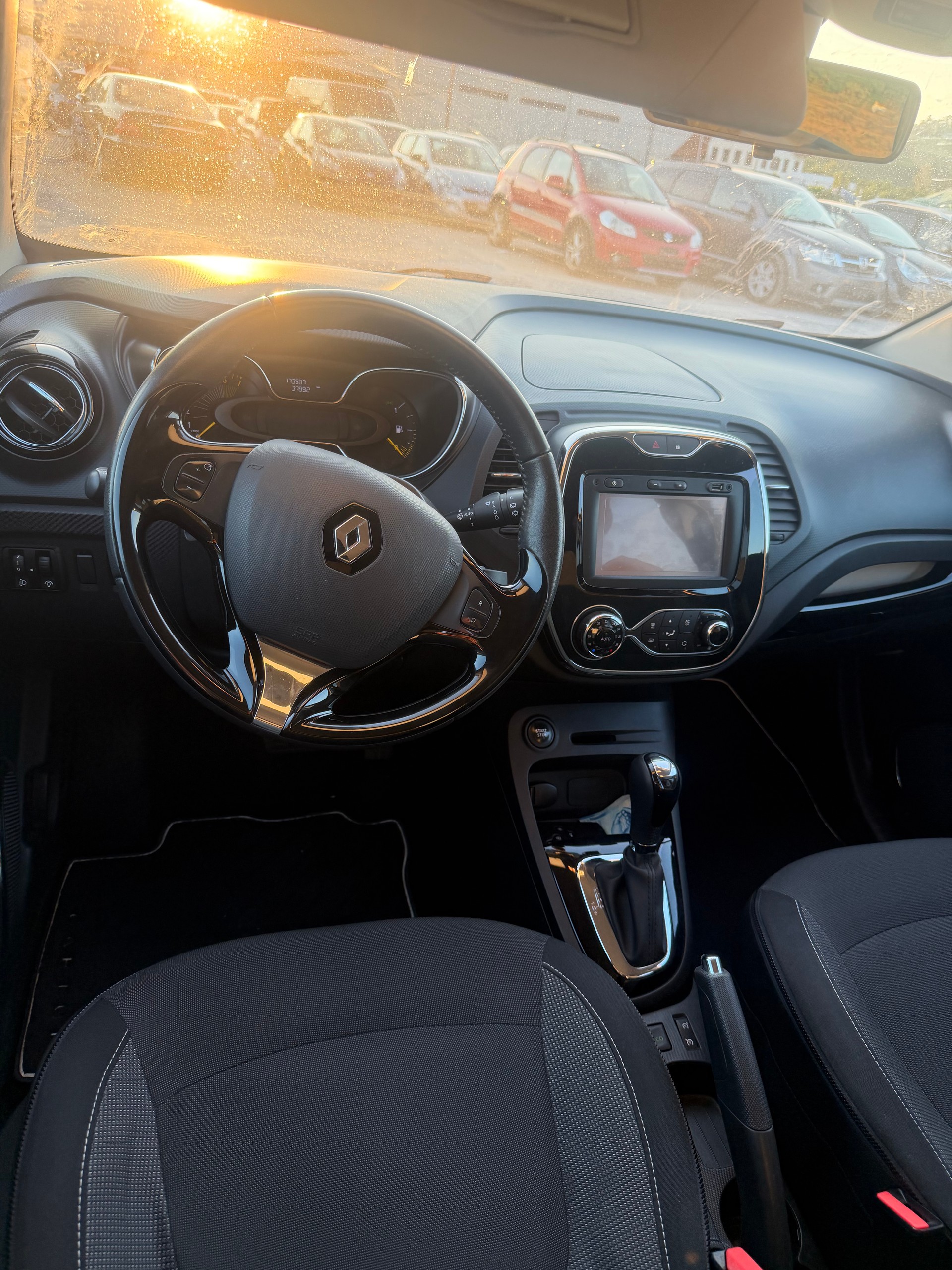 RENAULT Captur 1.2 T 16V Privilège EDC-image-5