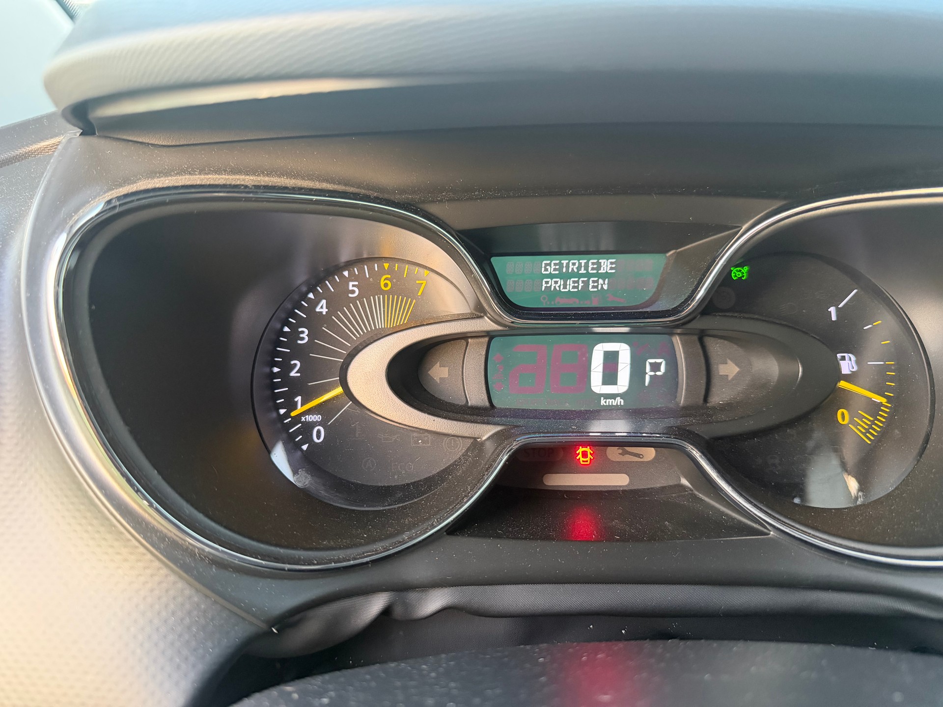 RENAULT Captur 1.2 T 16V Privilège EDC-image-7