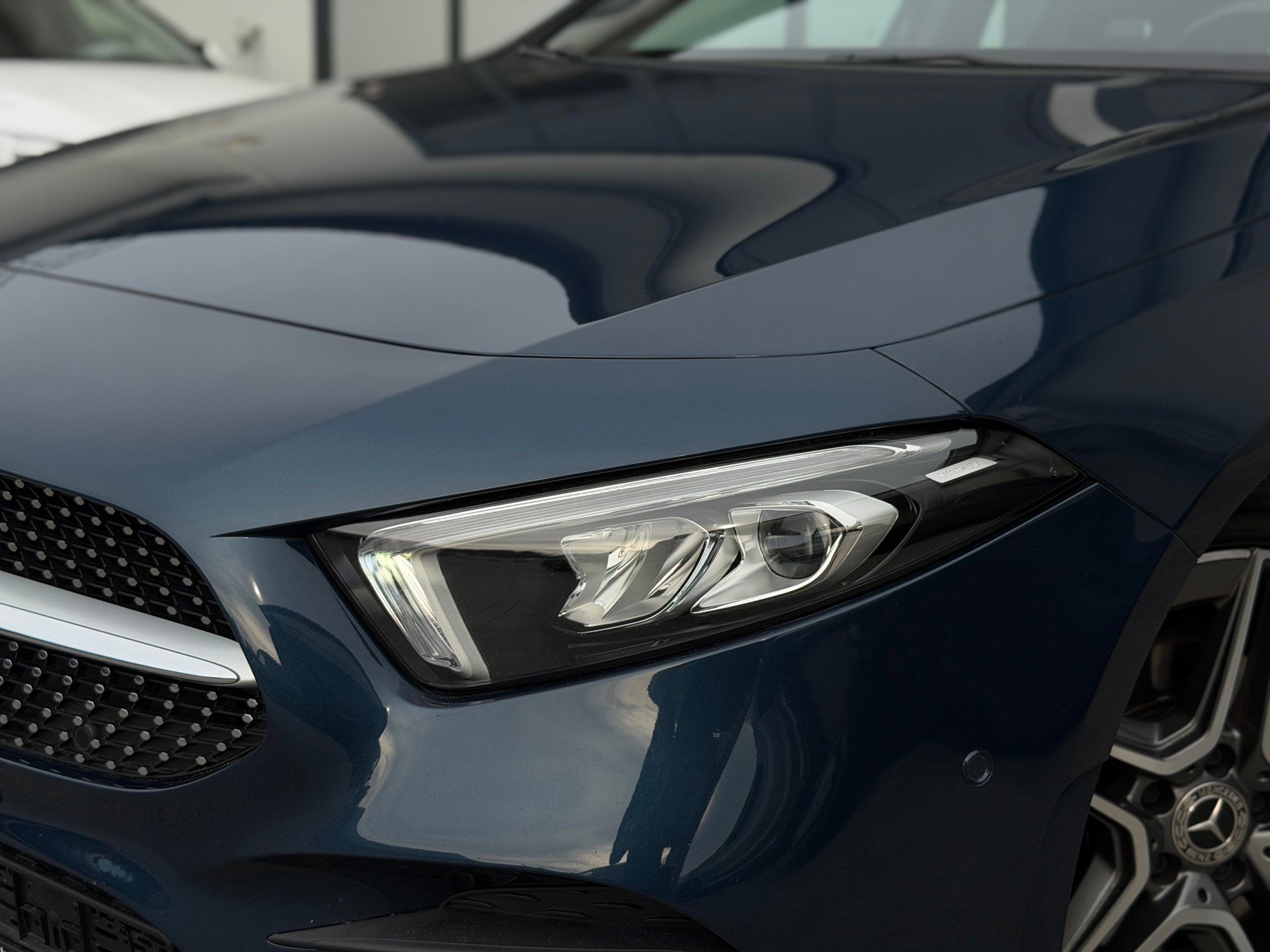 MERCEDES-BENZ A 200 AMG Line 7G-DCT-image-7