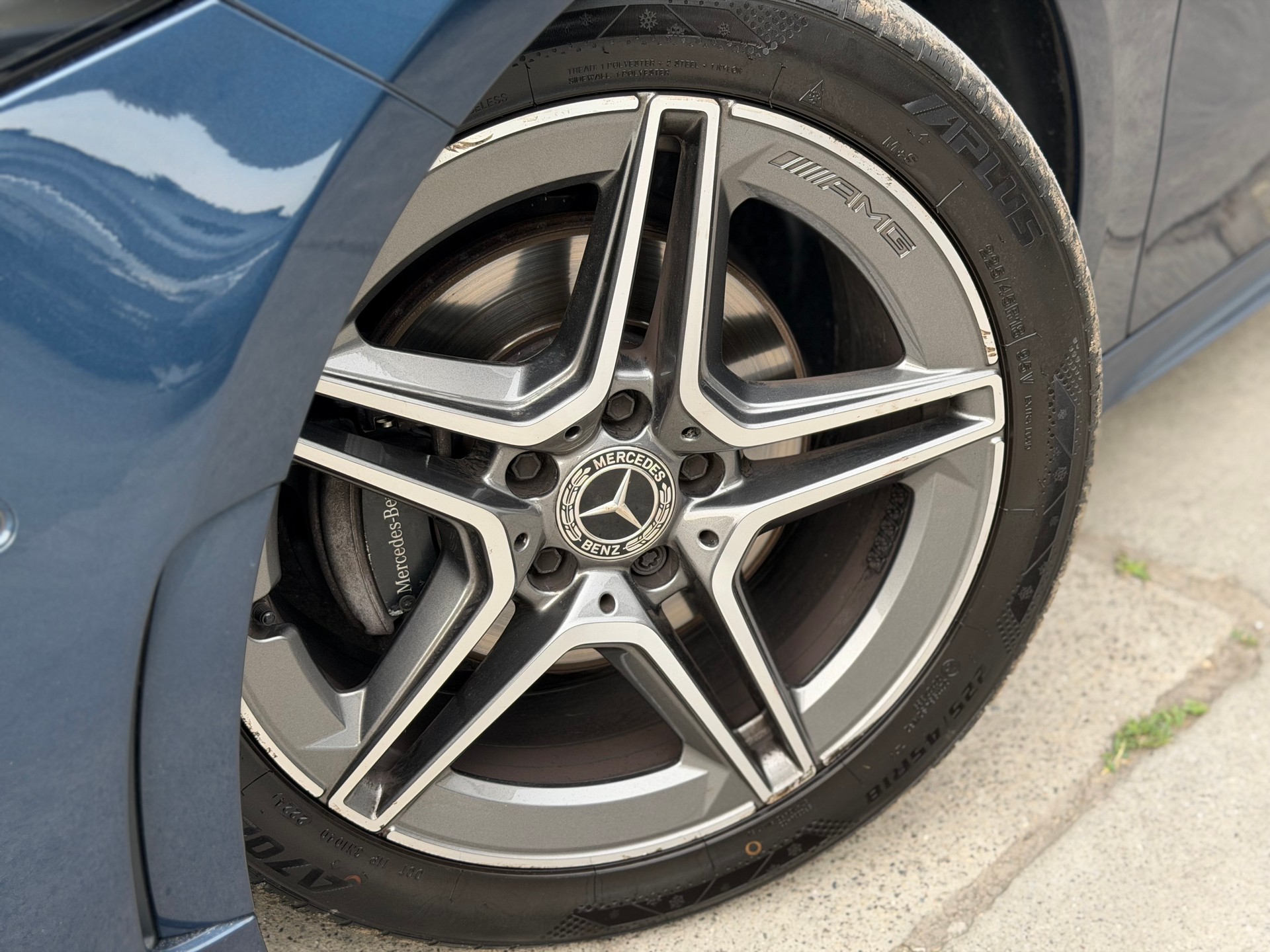 MERCEDES-BENZ A 200 AMG Line 7G-DCT-image-8