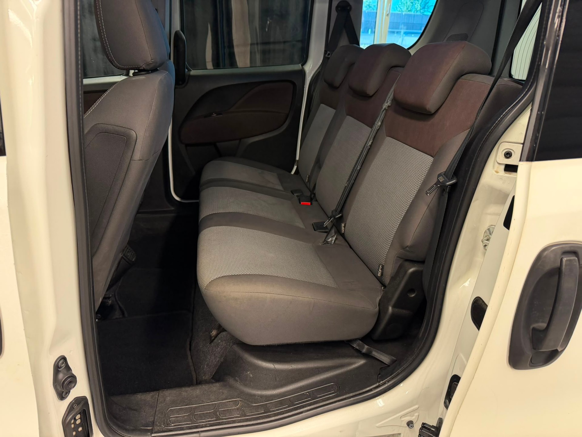 FIAT Doblò 1.6 Multi Jet Trekking-image-12