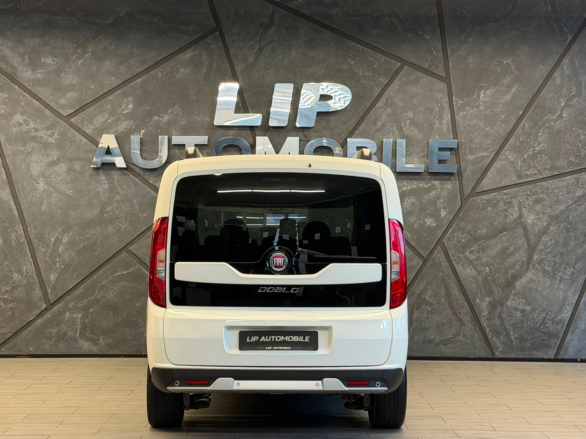 FIAT Doblò 1.6 Multi Jet Trekking-image-6