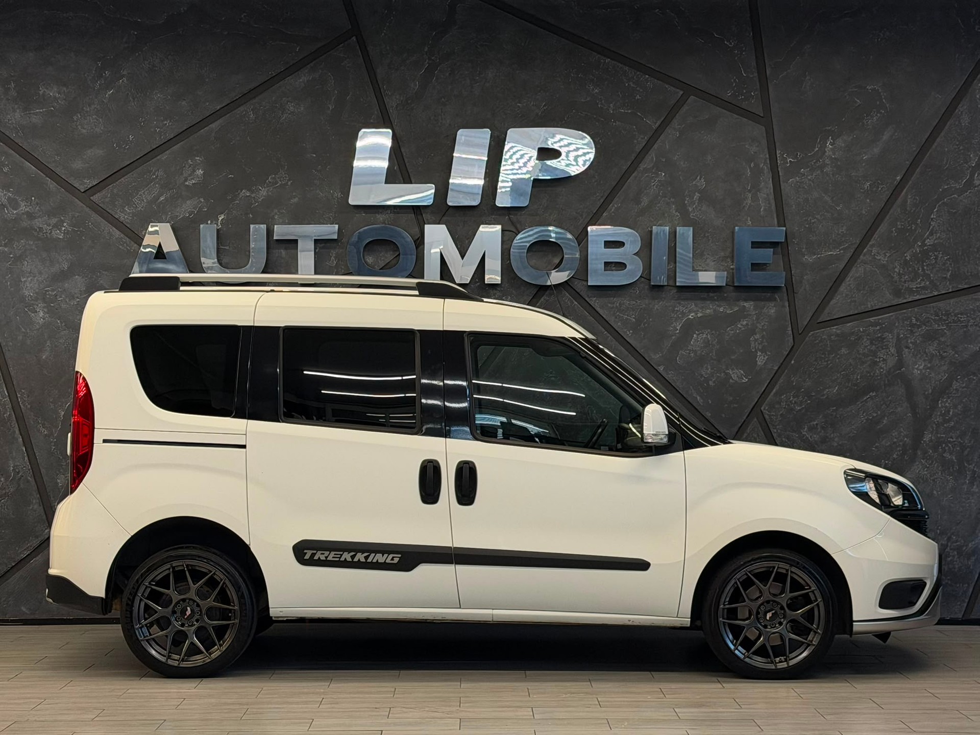 FIAT Doblò 1.6 Multi Jet Trekking-image-3