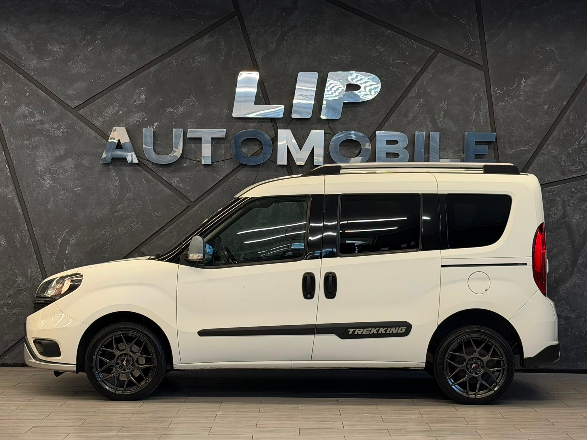 FIAT Doblò 1.6 Multi Jet Trekking-image-4