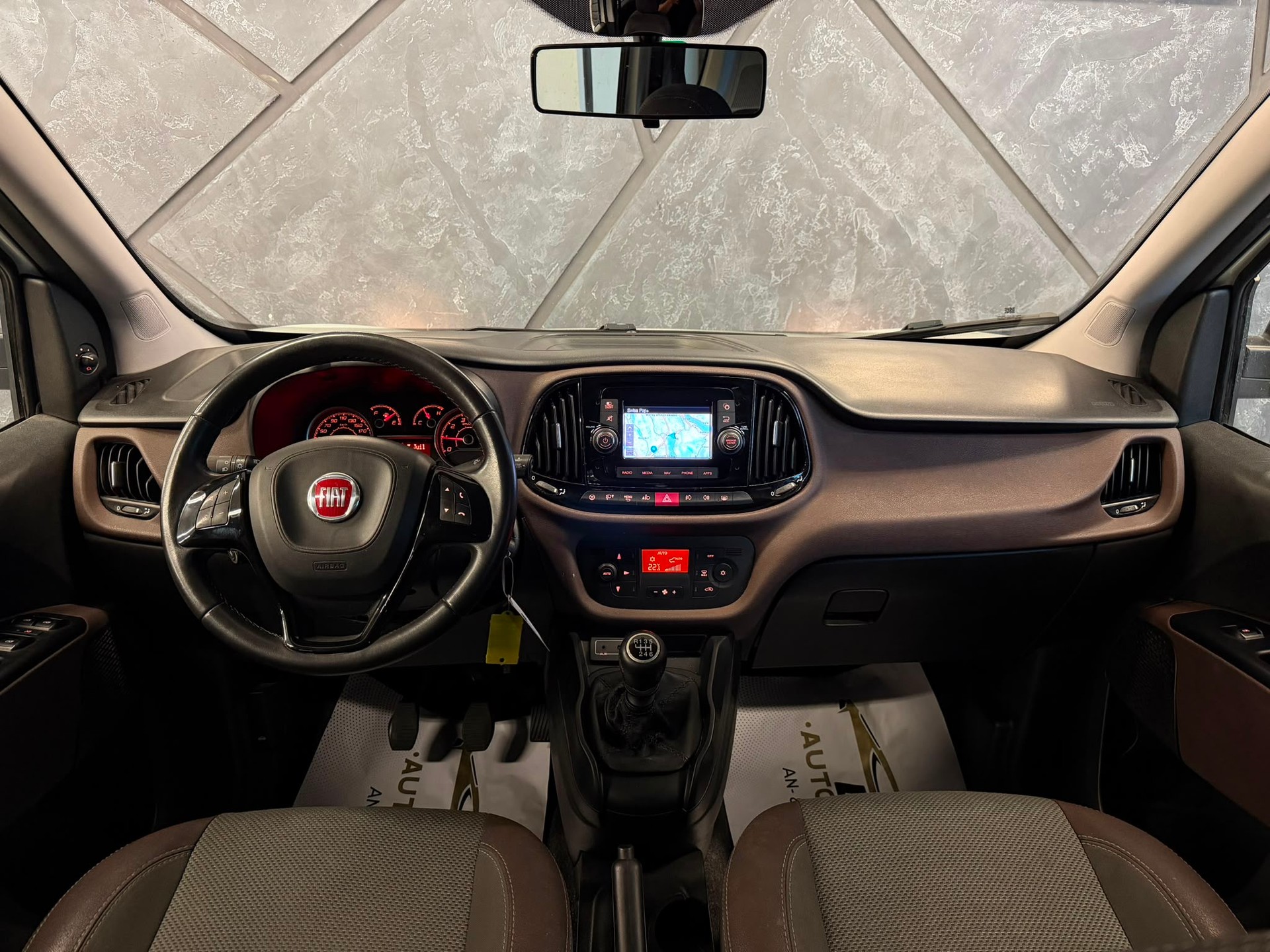 FIAT Doblò 1.6 Multi Jet Trekking-image-8
