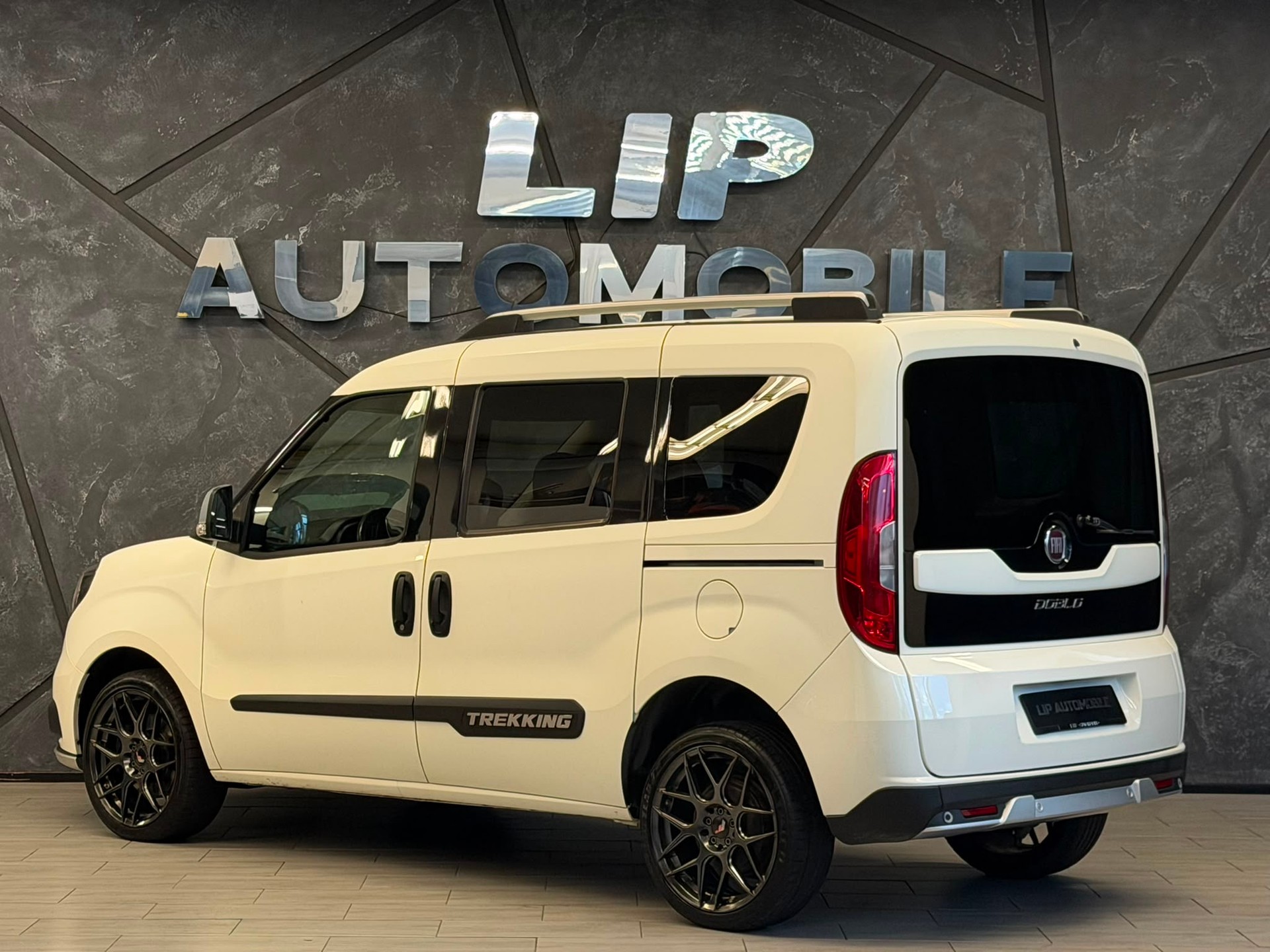 FIAT Doblò 1.6 Multi Jet Trekking-image-7