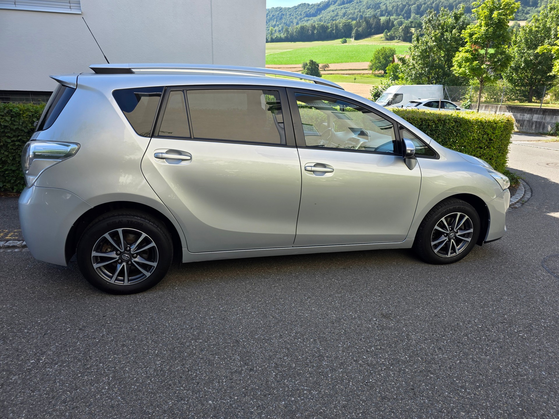 TOYOTA Verso 1.8 Trend-image-3