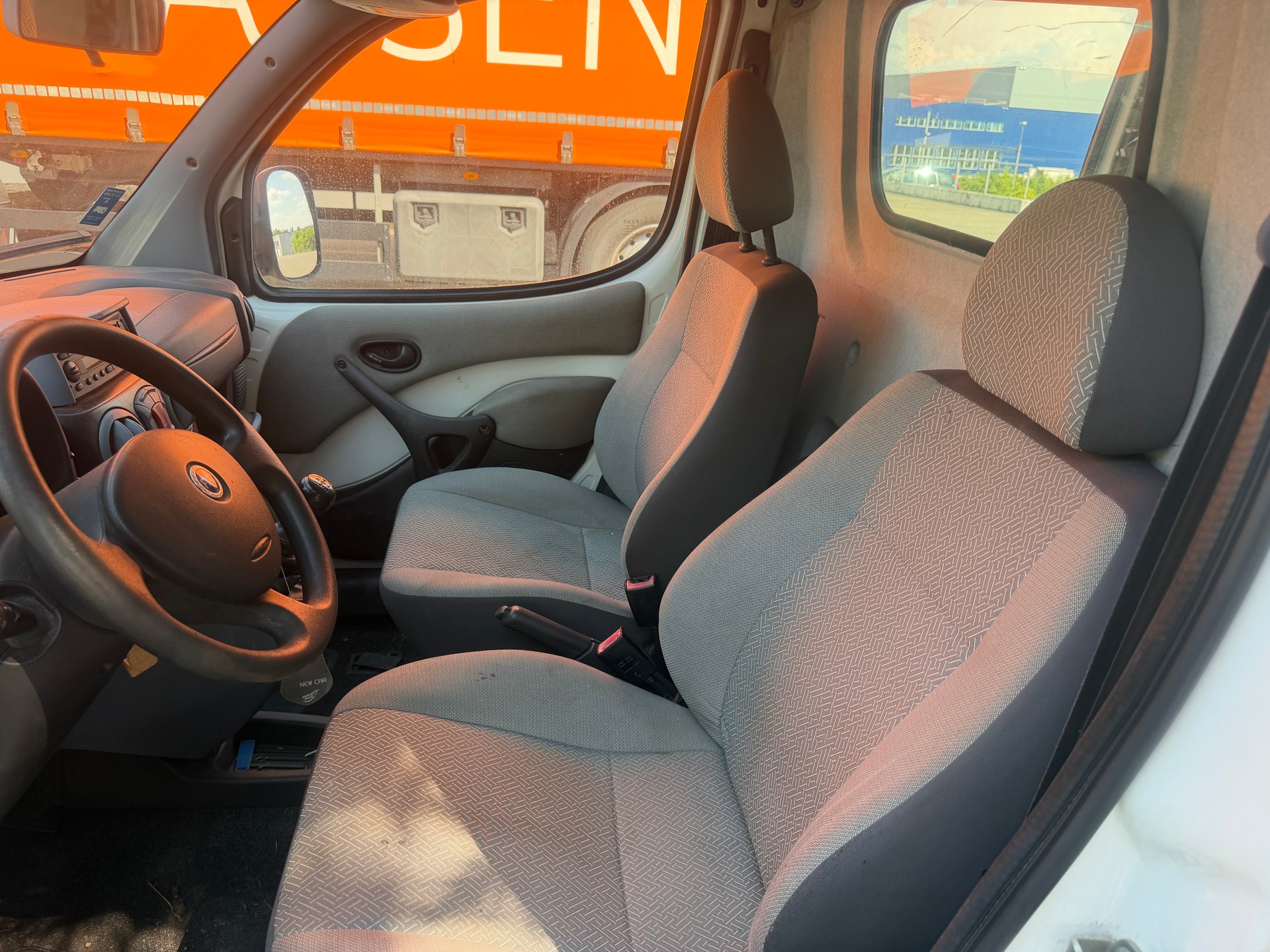 FIAT Doblò 1.6 Cargo SX BiPower(Swiss)-image-5
