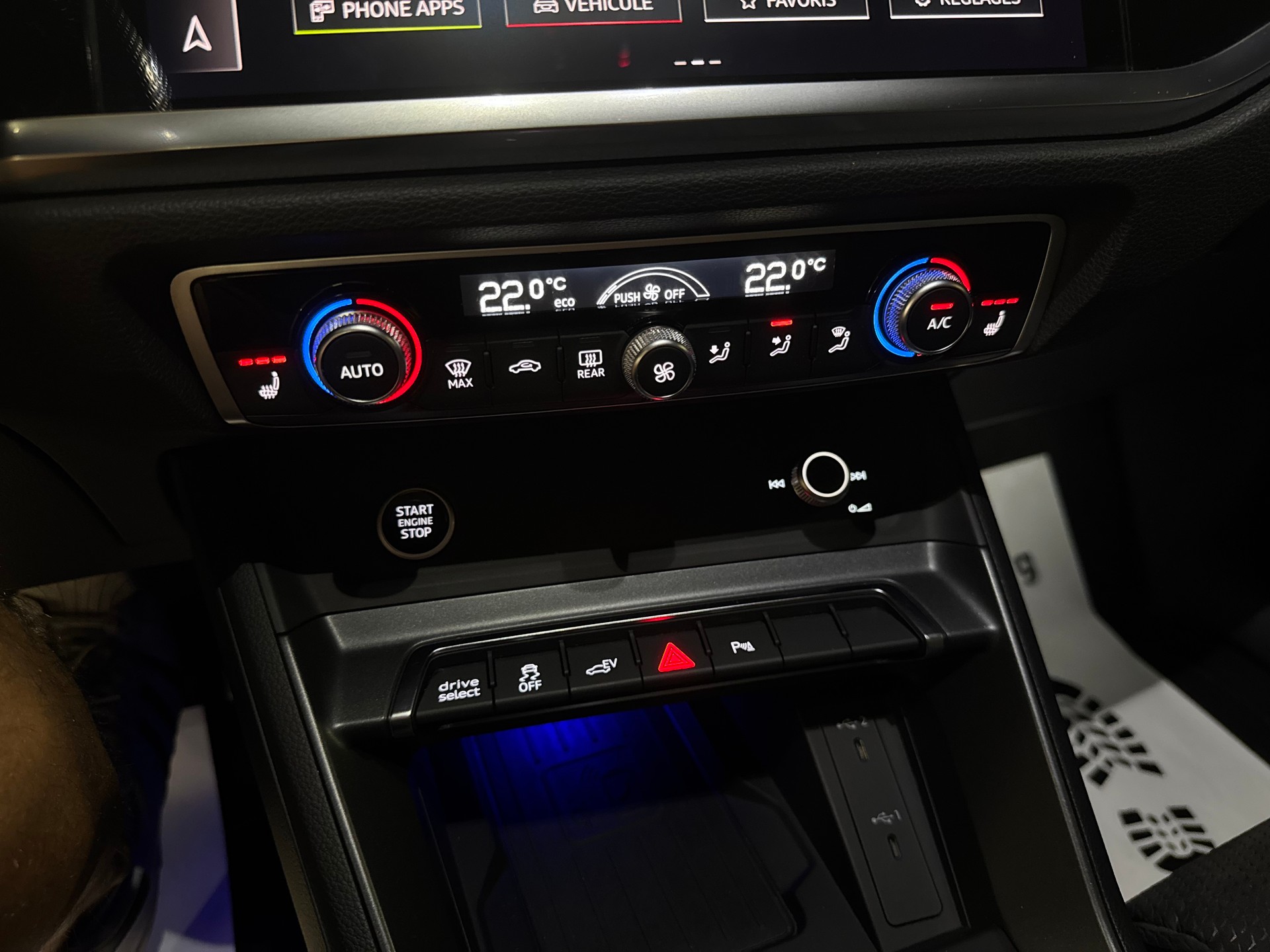 AUDI Q3 Sportback 45 TFSI e S line Attraction S-tronic-image-6