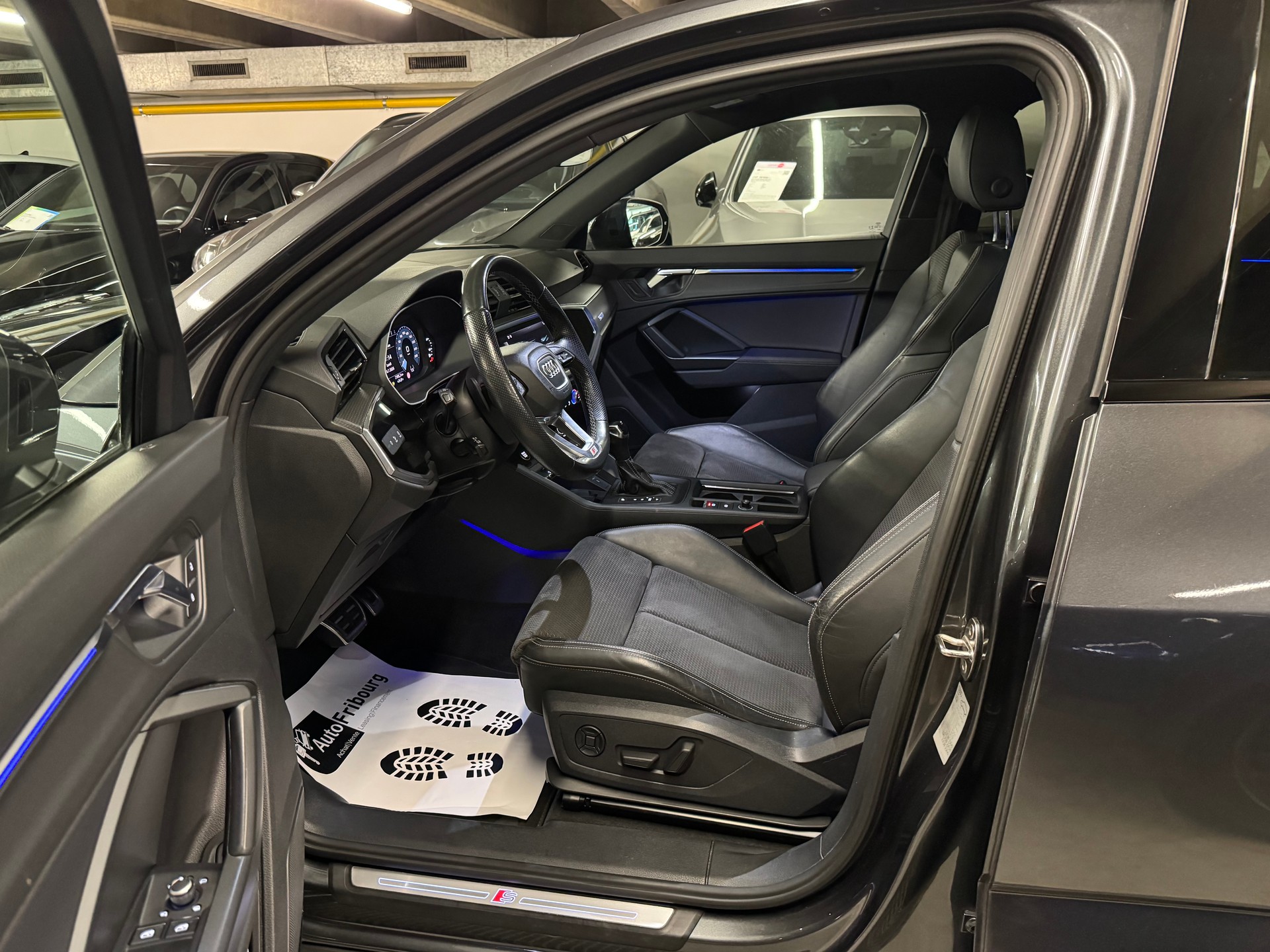 AUDI Q3 Sportback 45 TFSI e S line Attraction S-tronic-showroom-element-3