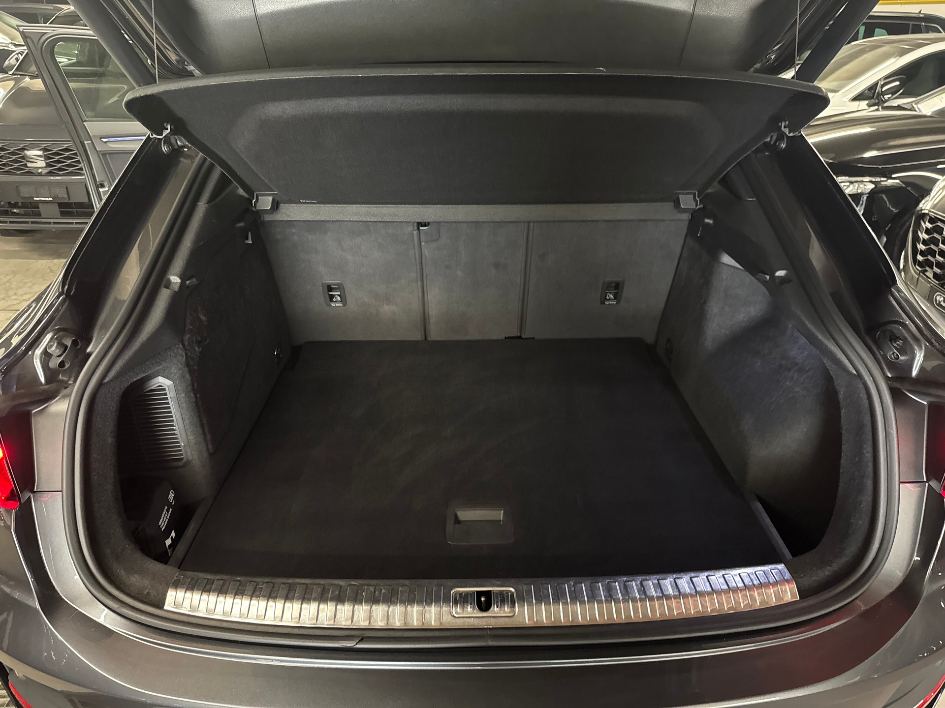 AUDI Q3 Sportback 45 TFSI e S line Attraction S-tronic-image-16