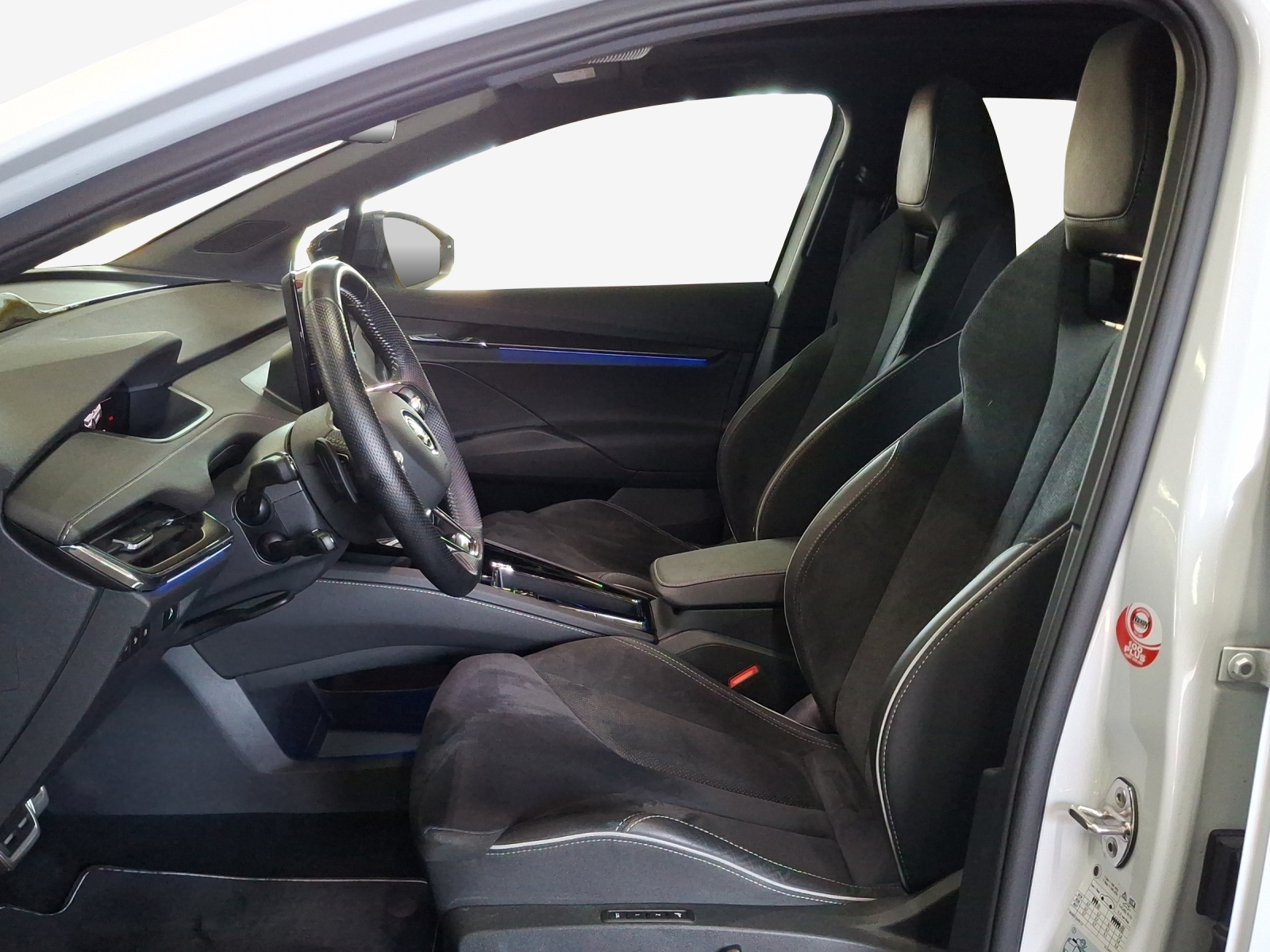 SKODA Enyaq iV 80x SportLine-image-8