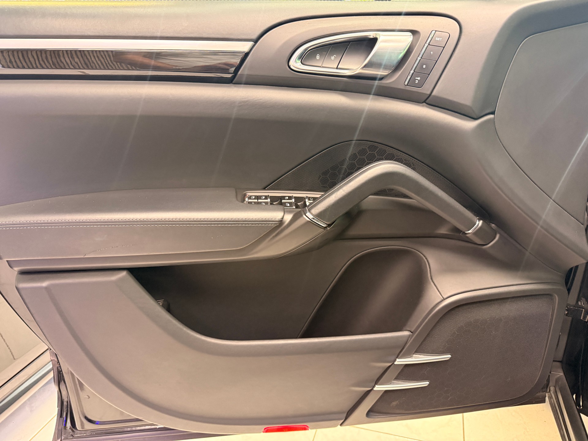 PORSCHE Cayenne ''Platinum Edition'' 3.0 V6 TDI TipT-image-5