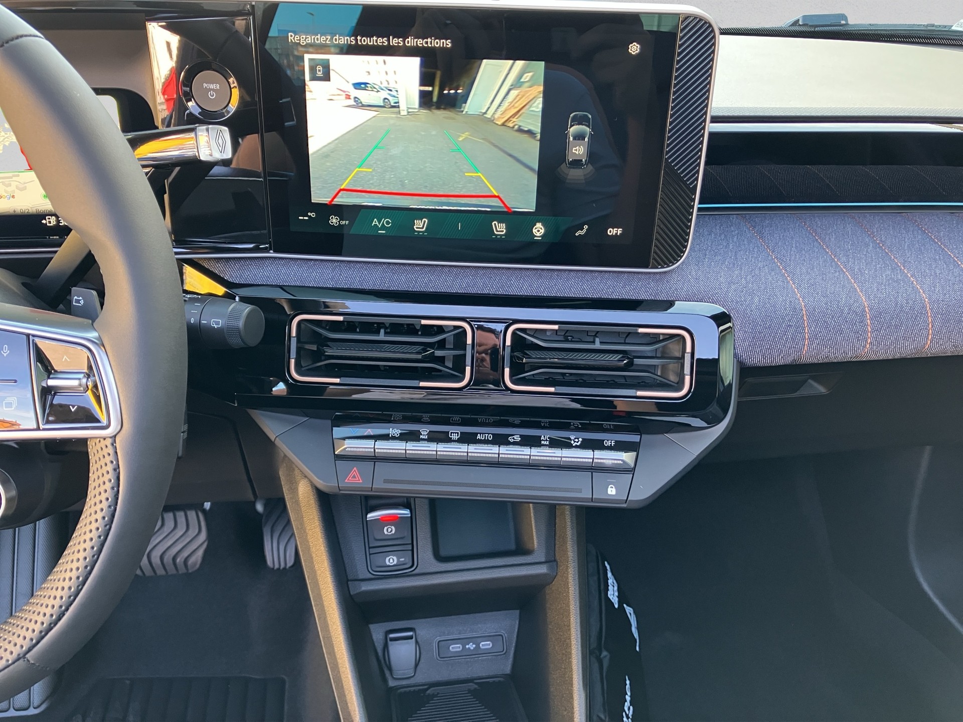 RENAULT R4 E-Tech Comfort Range 52 Plein Sud kWh Techno-image-12