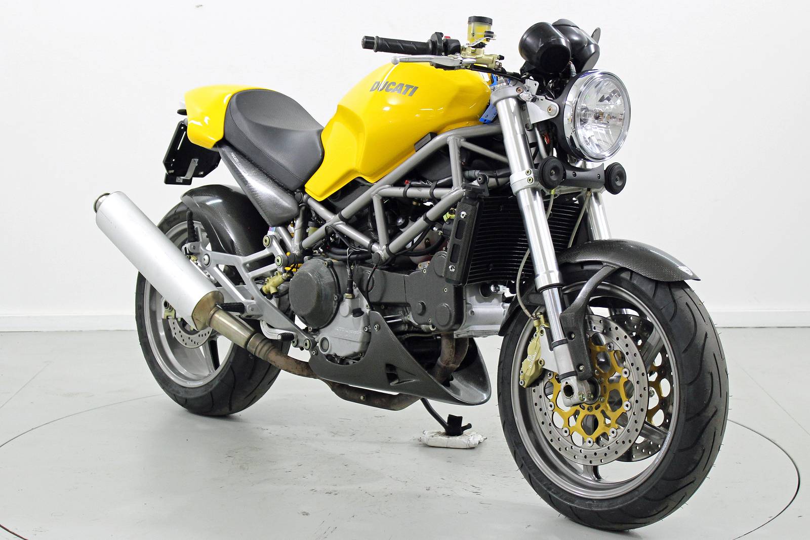 DUCATI Monster 916-showroom-element-1