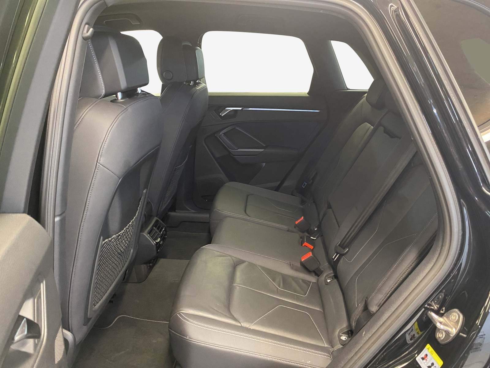 AUDI Q3 40 TDI S line quattro S-tronic-image-11