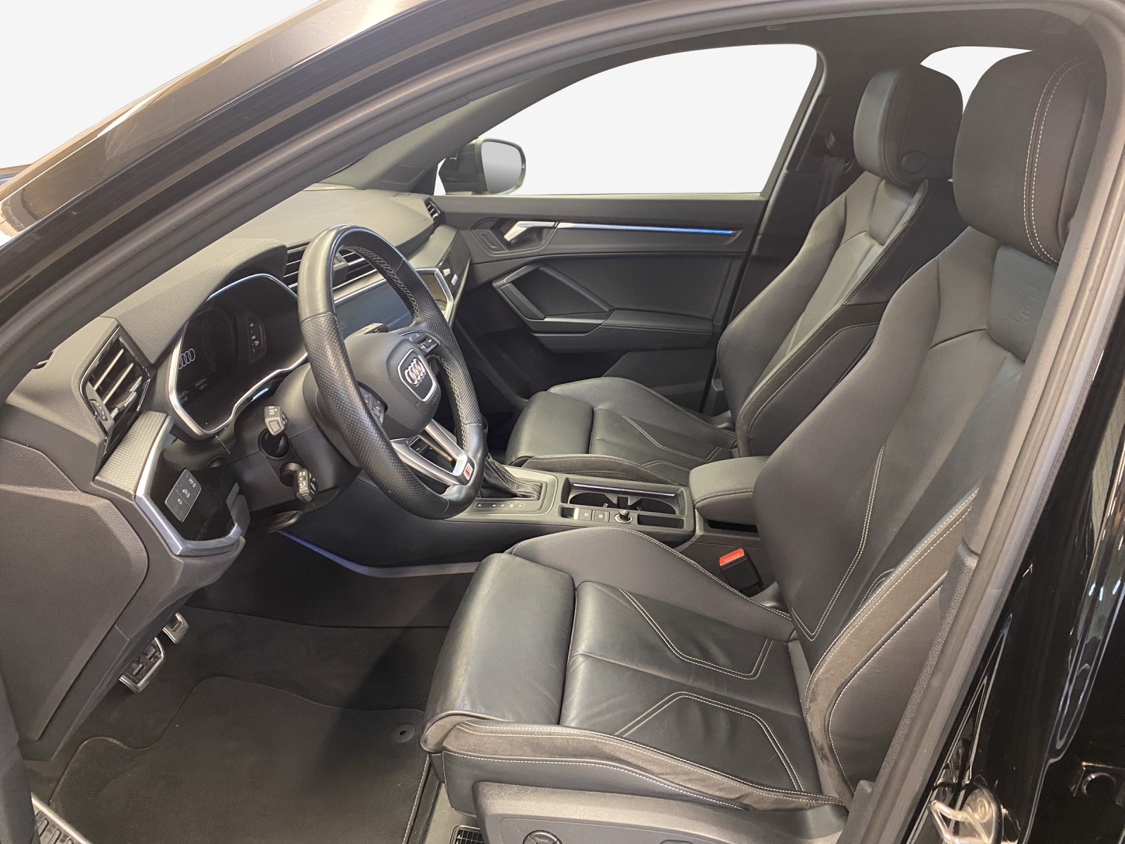 AUDI Q3 40 TDI S line quattro S-tronic-image-7