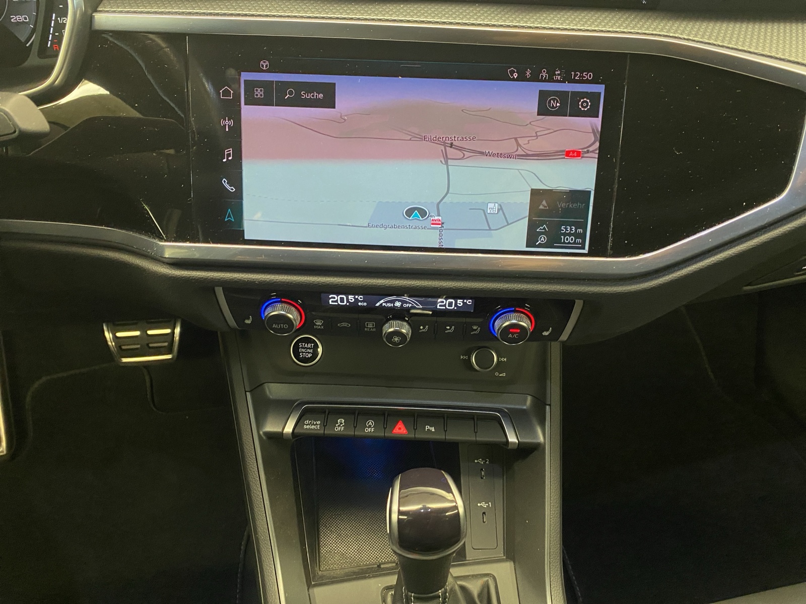 AUDI Q3 40 TDI S line quattro S-tronic-image-10