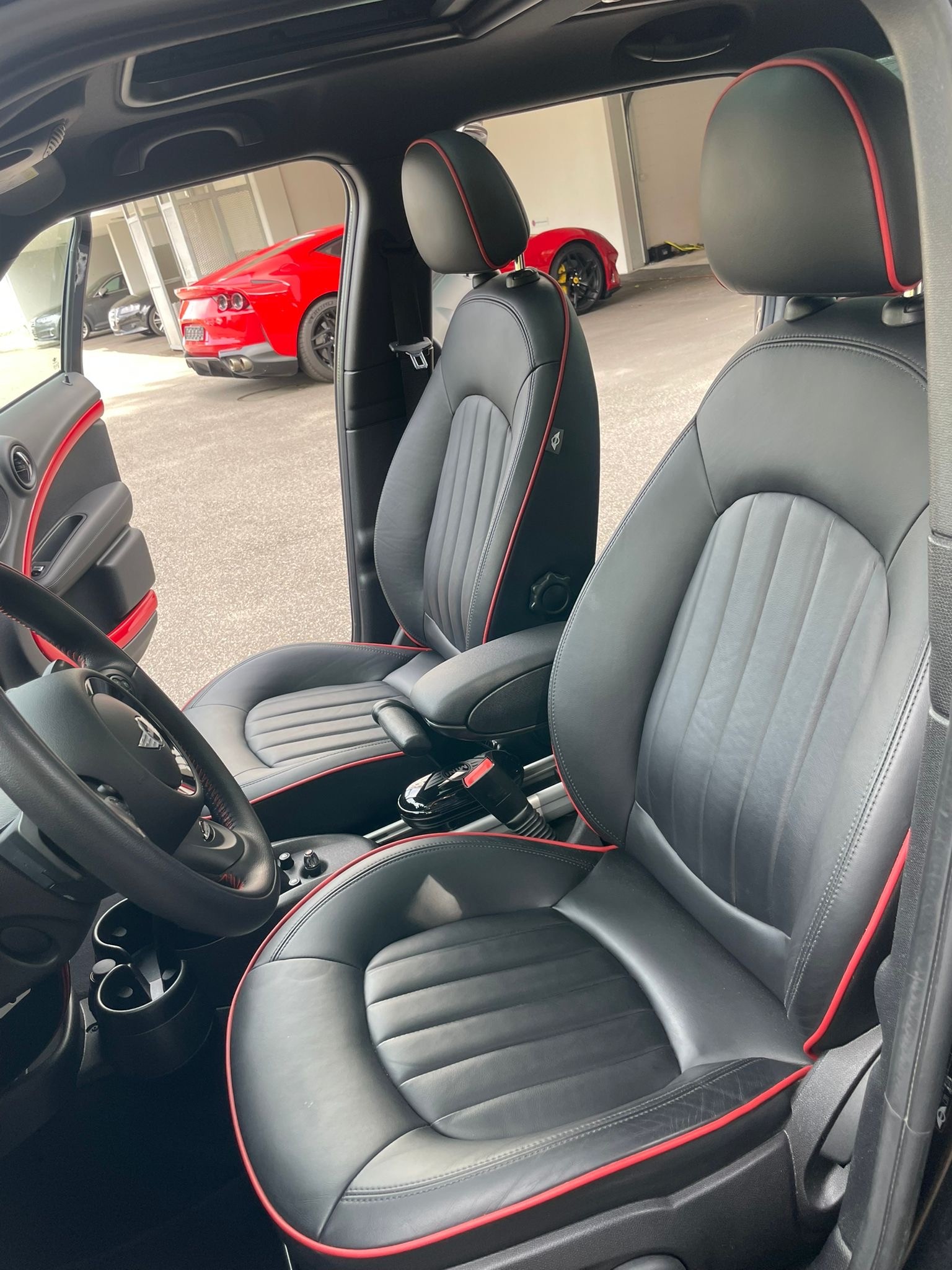 MINI Countryman John Cooper Works ALL4 – 218 PS | Steptronic | All Black | 5 Plätze-image-9