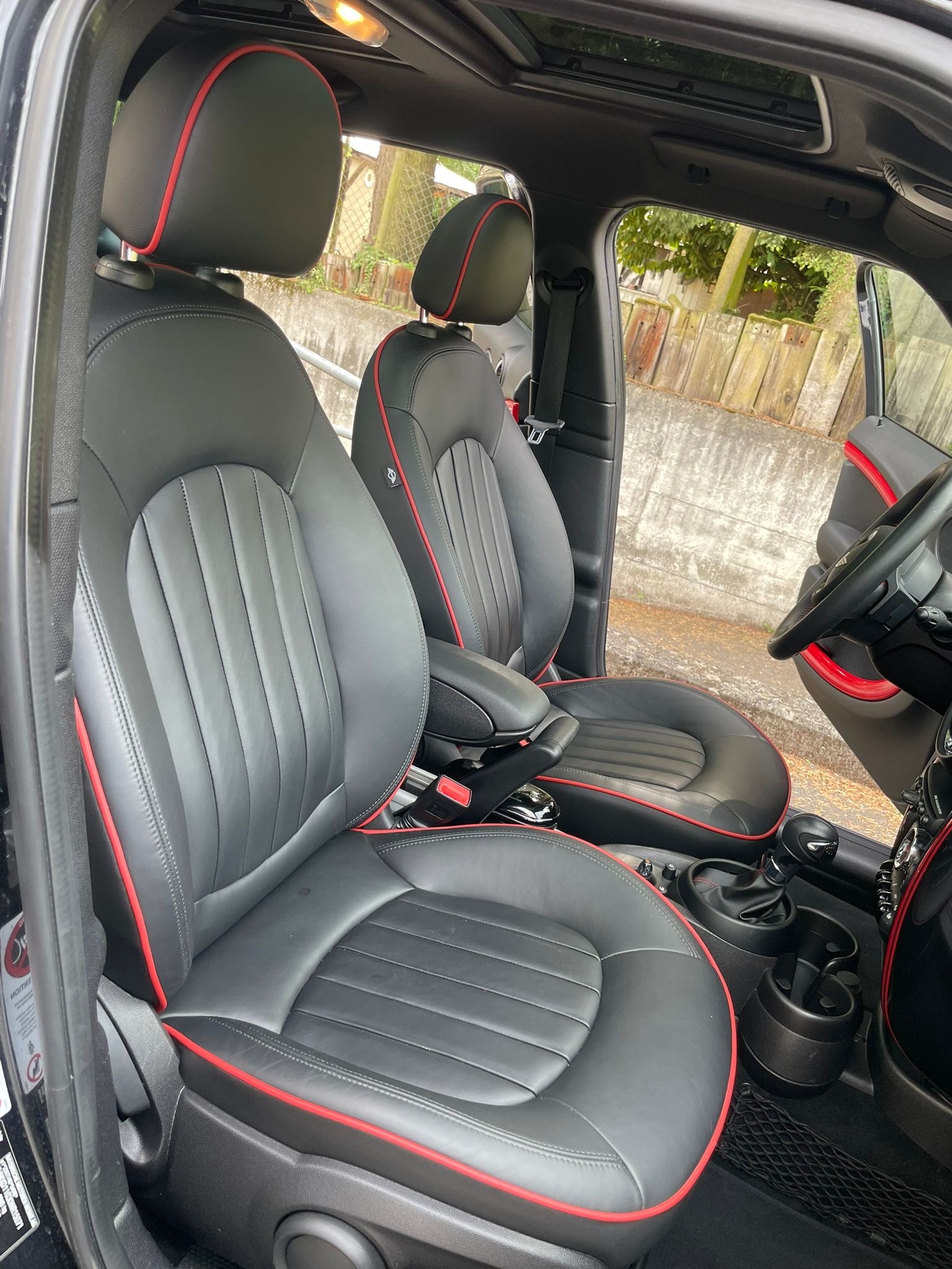 MINI Countryman John Cooper Works ALL4 – 218 PS | Steptronic | All Black | 5 Plätze-image-6