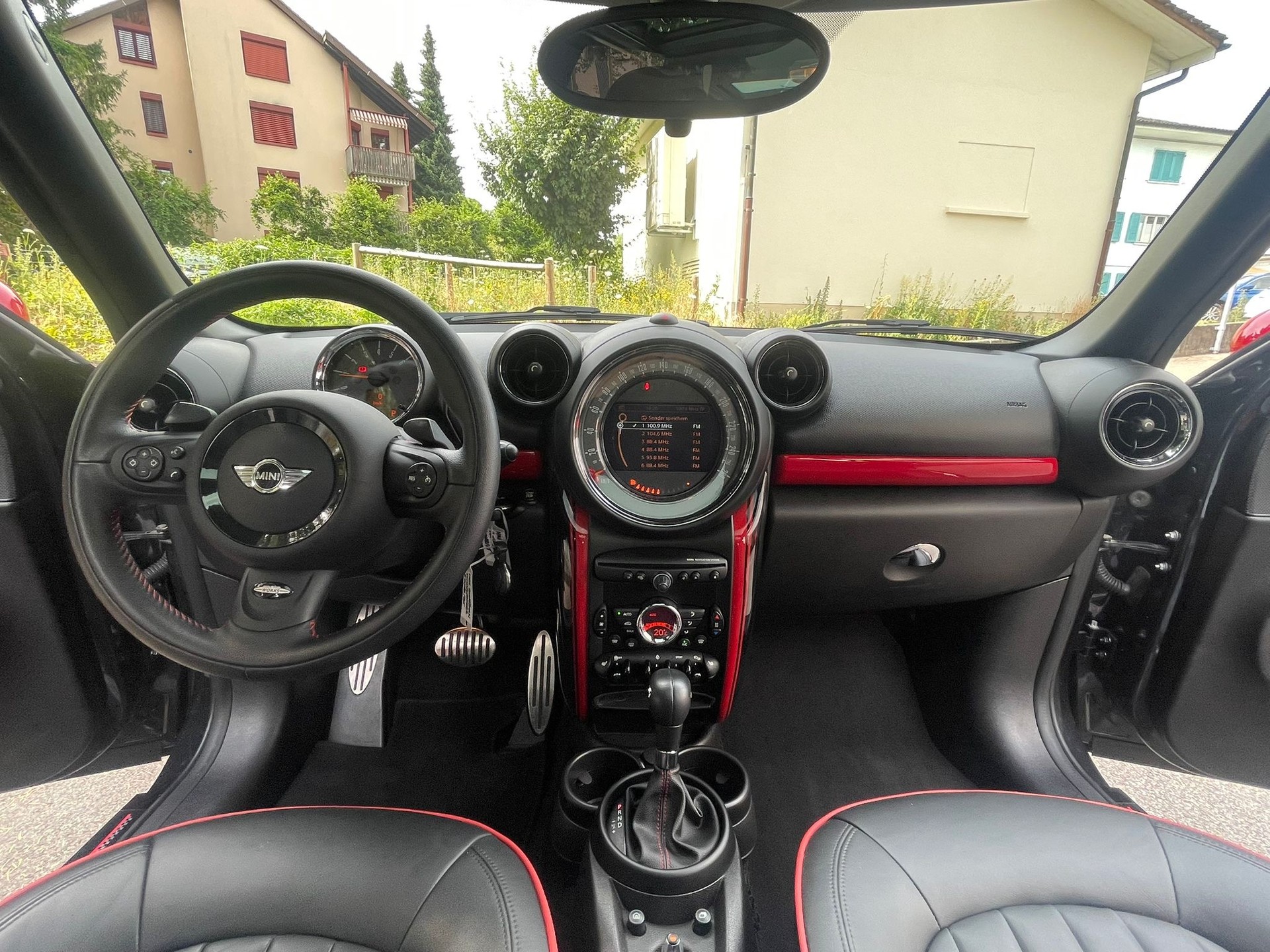 MINI Countryman John Cooper Works ALL4 – 218 PS | Steptronic | All Black | 5 Plätze-image-11