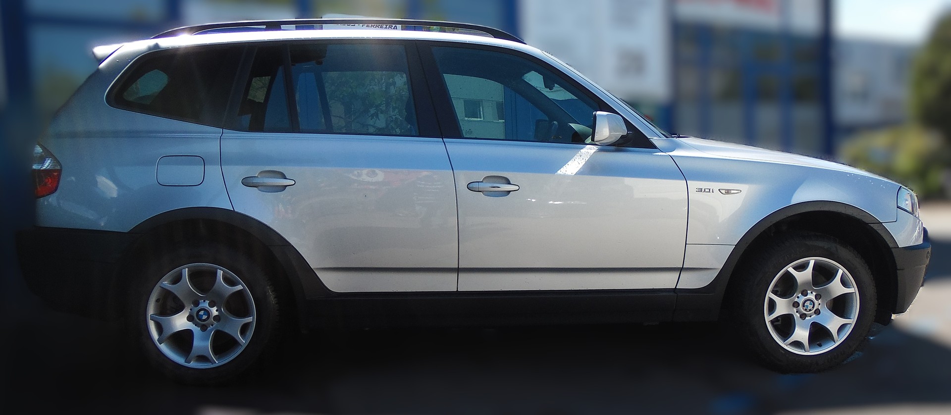 BMW X3 3.0i-image-2