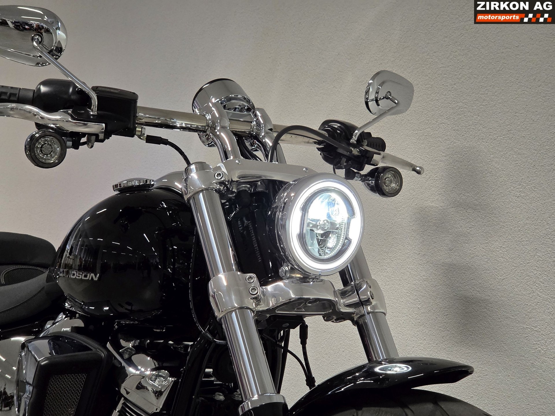 HARLEY-DAVIDSON FXBR Breakout 117ci-showroom-element-3