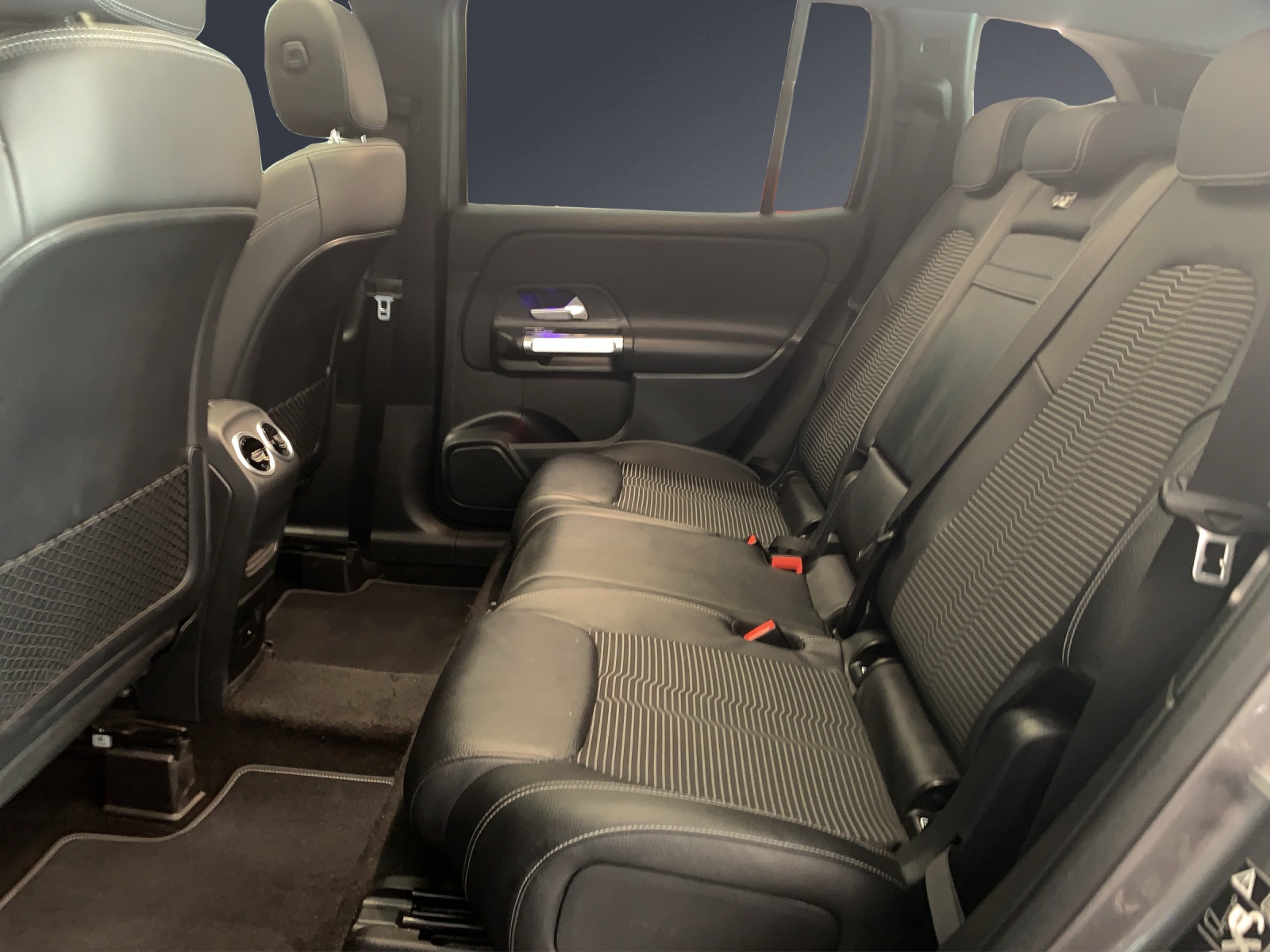 MERCEDES-BENZ GLB 200 Progressive 4M-image-10