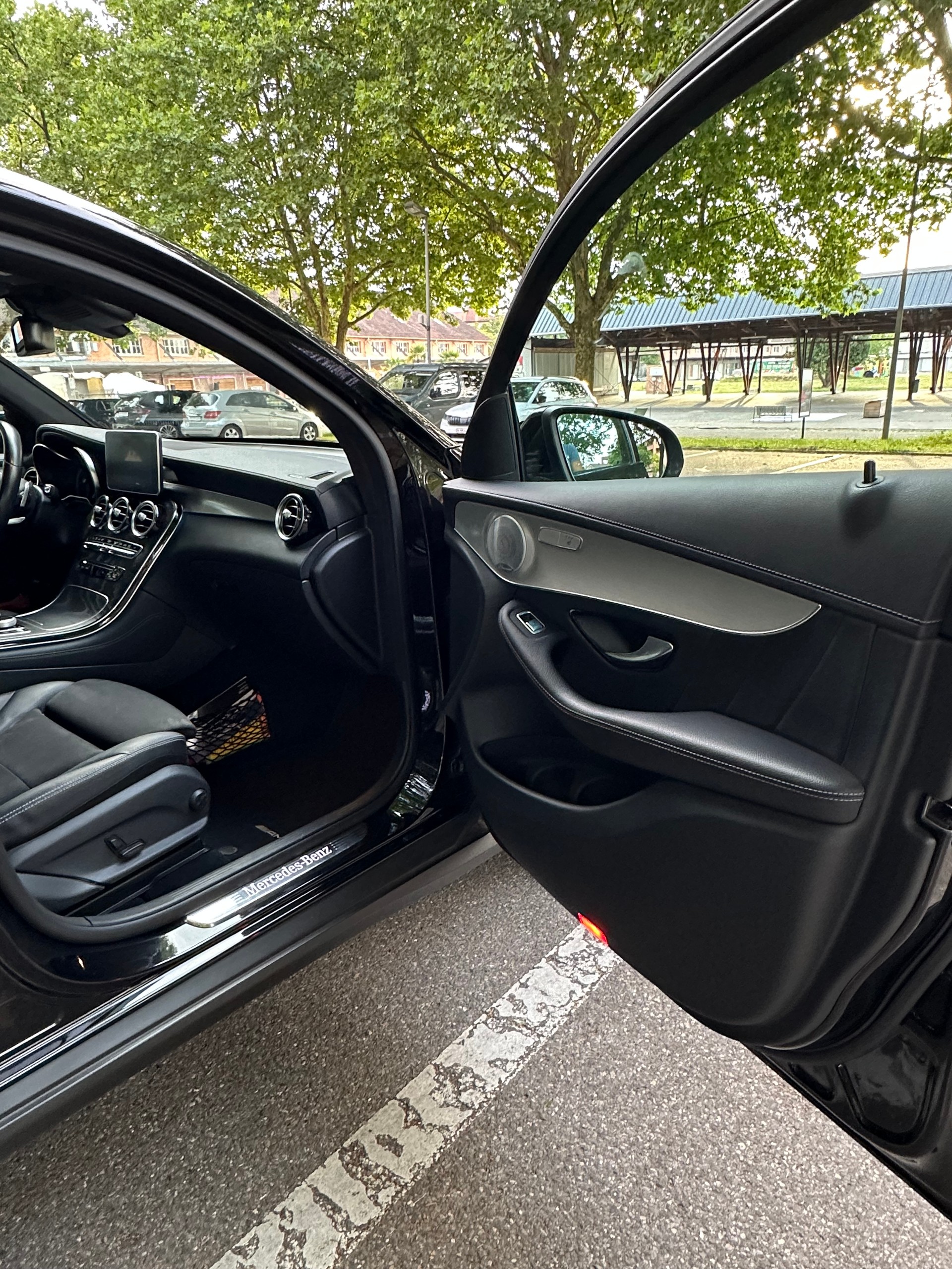 MERCEDES-BENZ GLC 250 Coupé AMG Line 4MATIC + 9G-TRONIC-image-5
