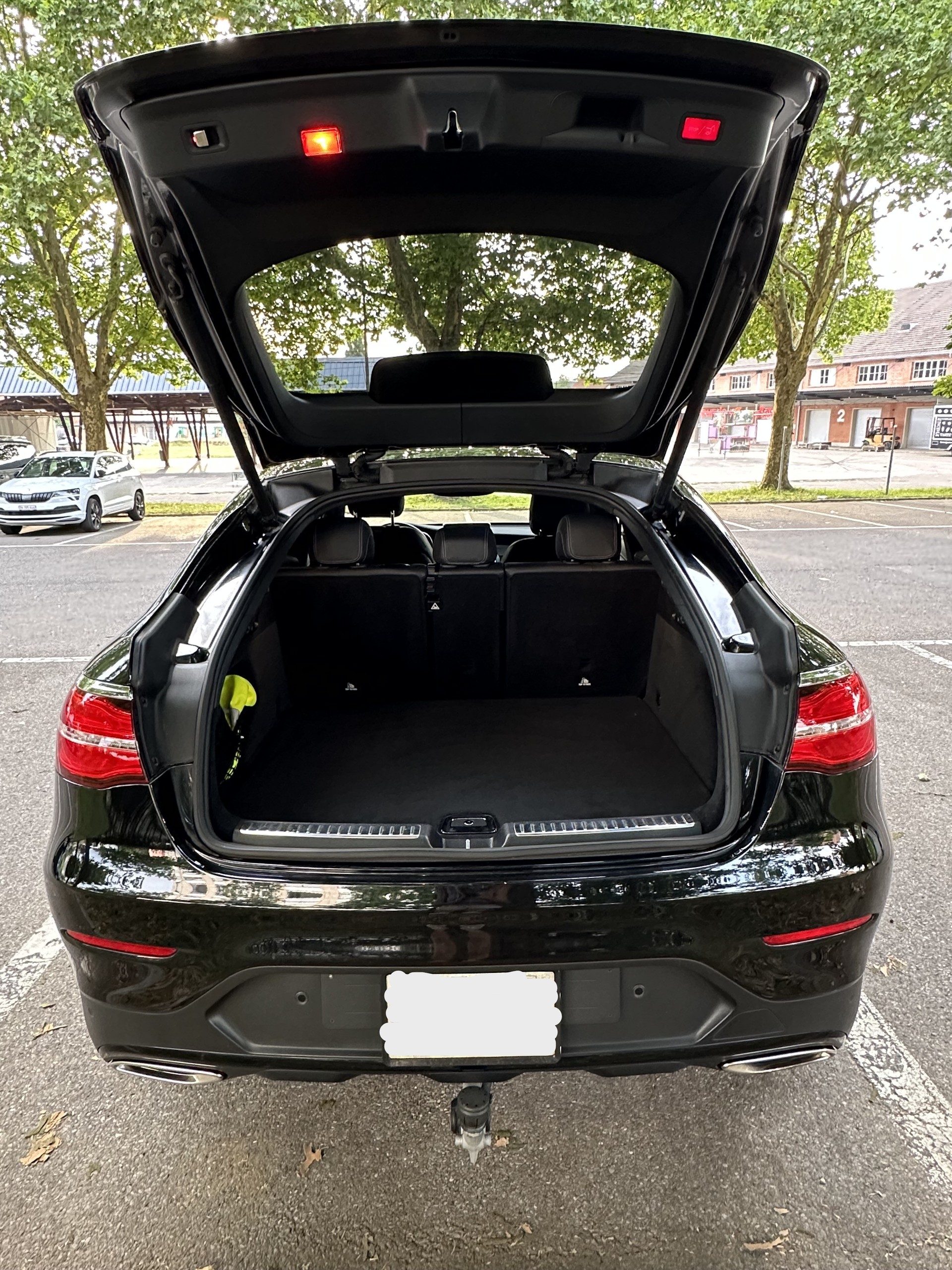 MERCEDES-BENZ GLC 250 Coupé AMG Line 4MATIC + 9G-TRONIC-image-1