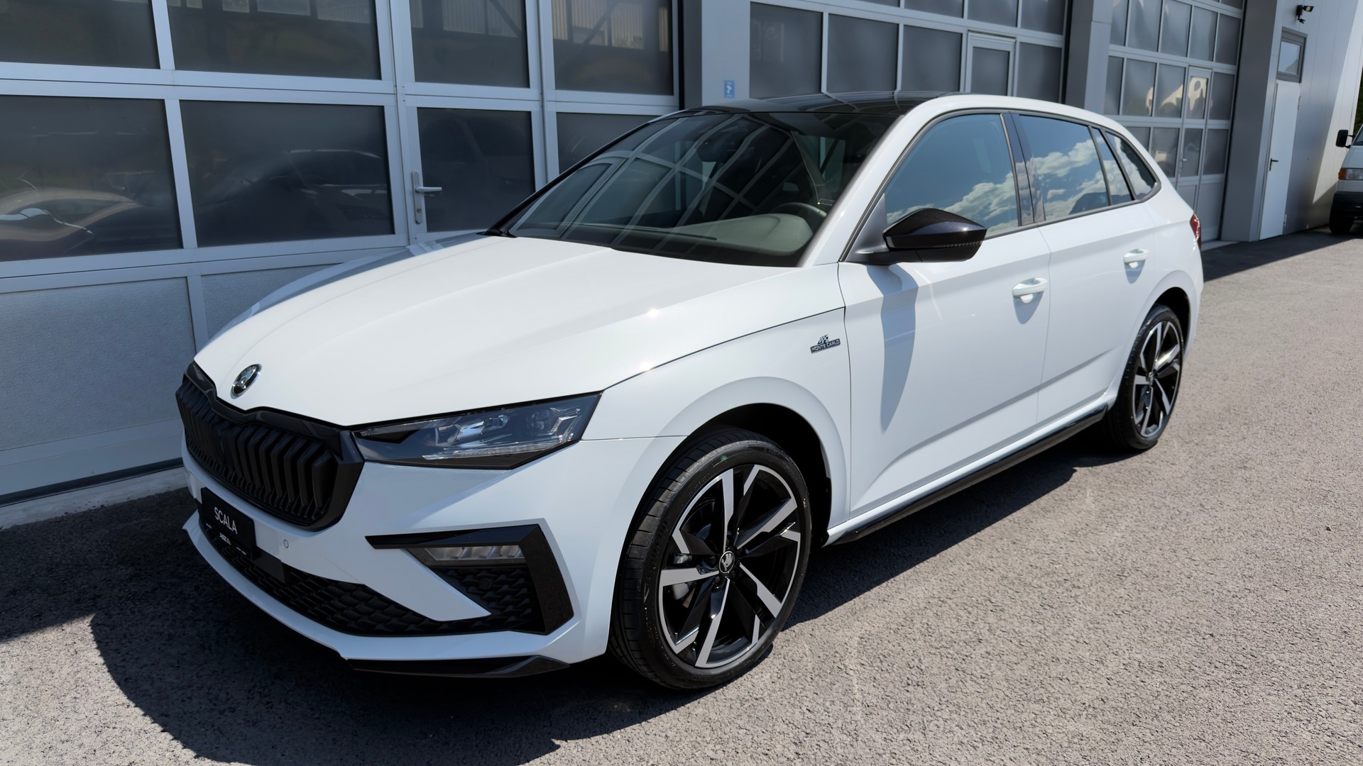 SKODA Scala MC 1.5 TSI 150PS 7DSG 1500ccm 150PS/110kW 4 Zylinder TSI ACT EVO Benzin-image-0