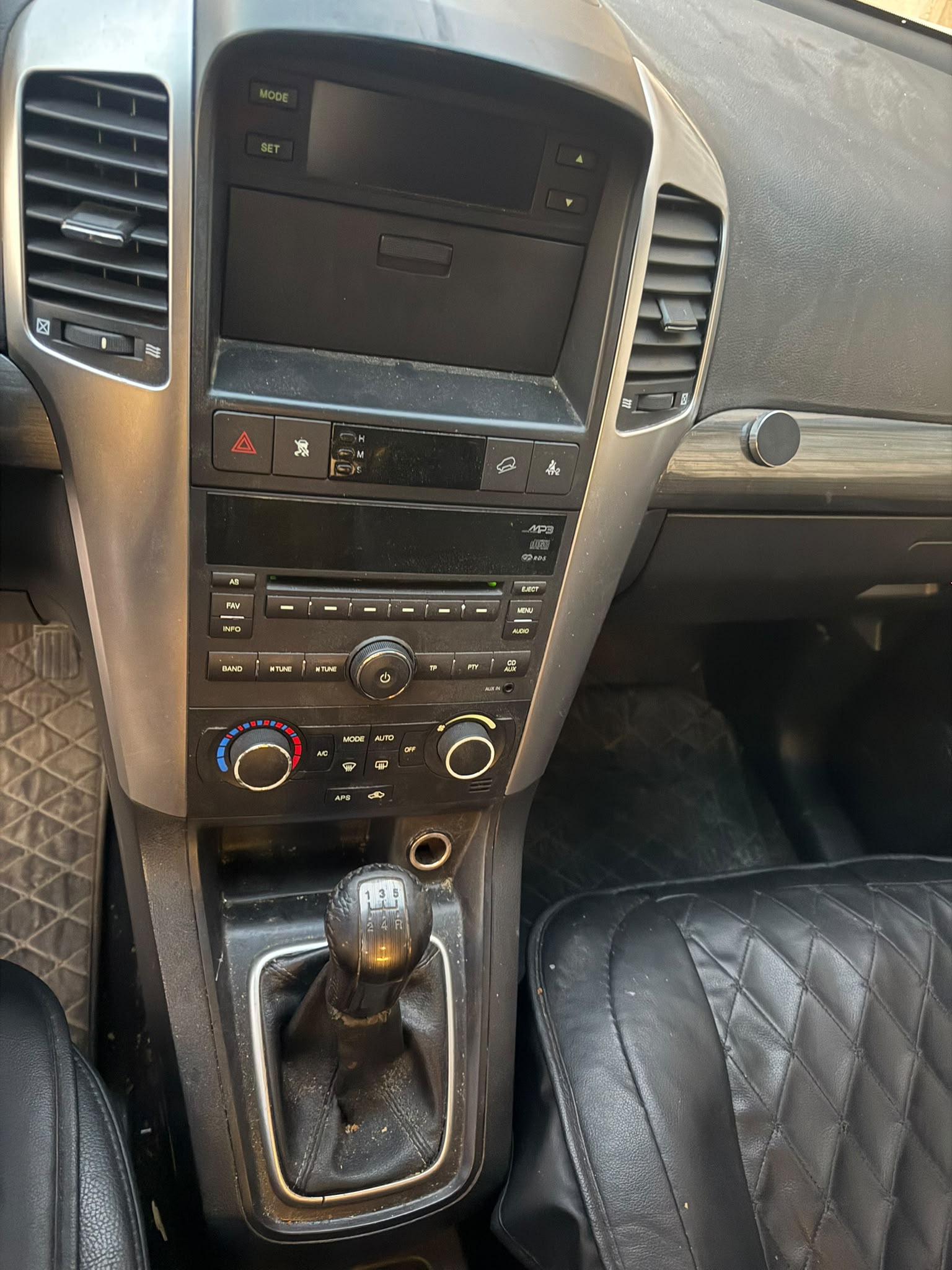CHEVROLET Captiva 2.4 MPV 2WD-image-4